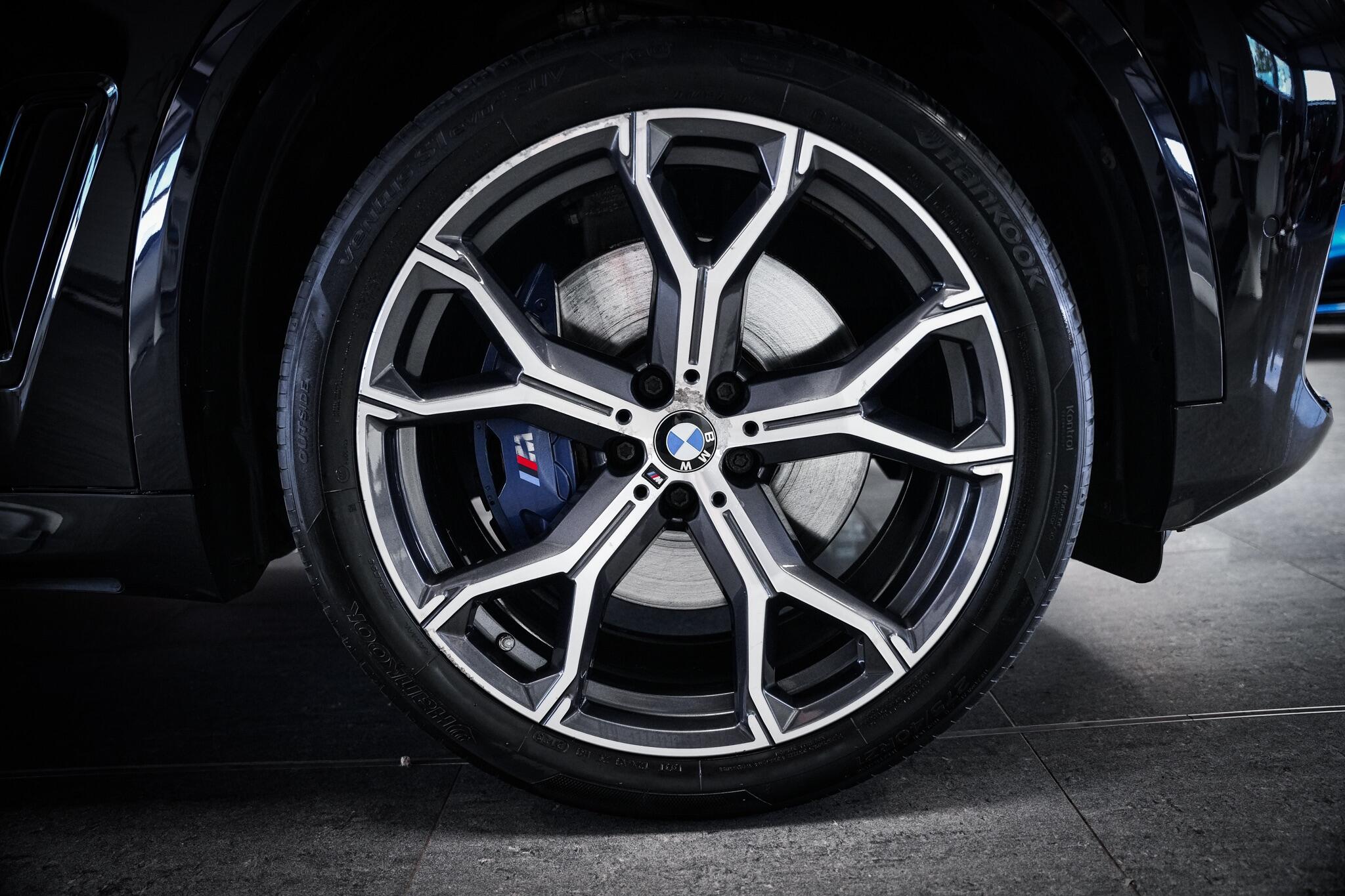 BMW X5 view 26