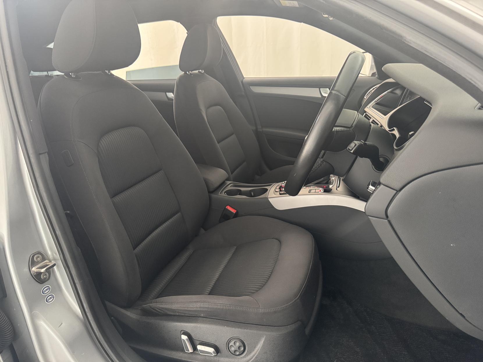 Audi A4 Avant view 47