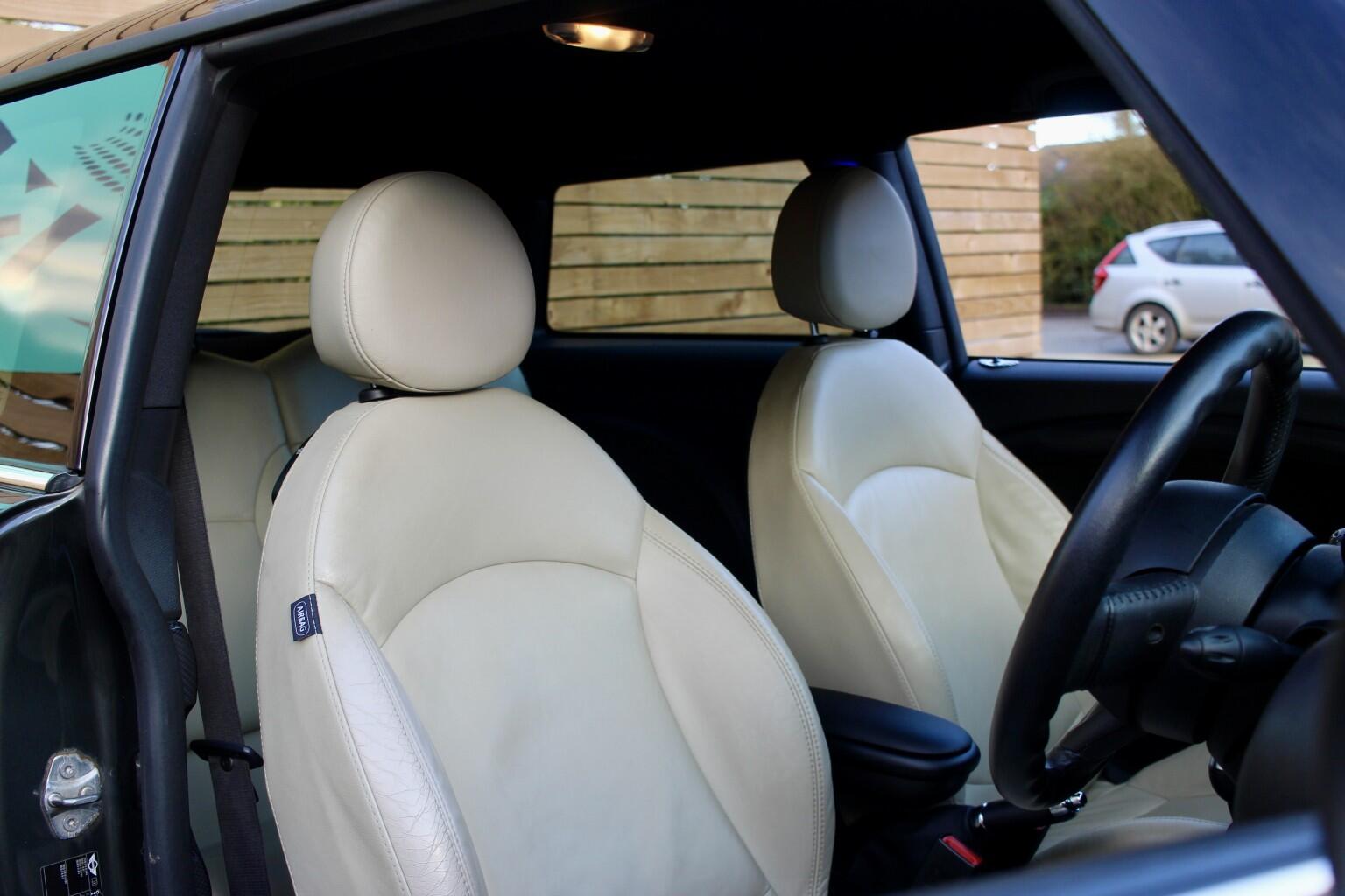 Mini Hatch view 9