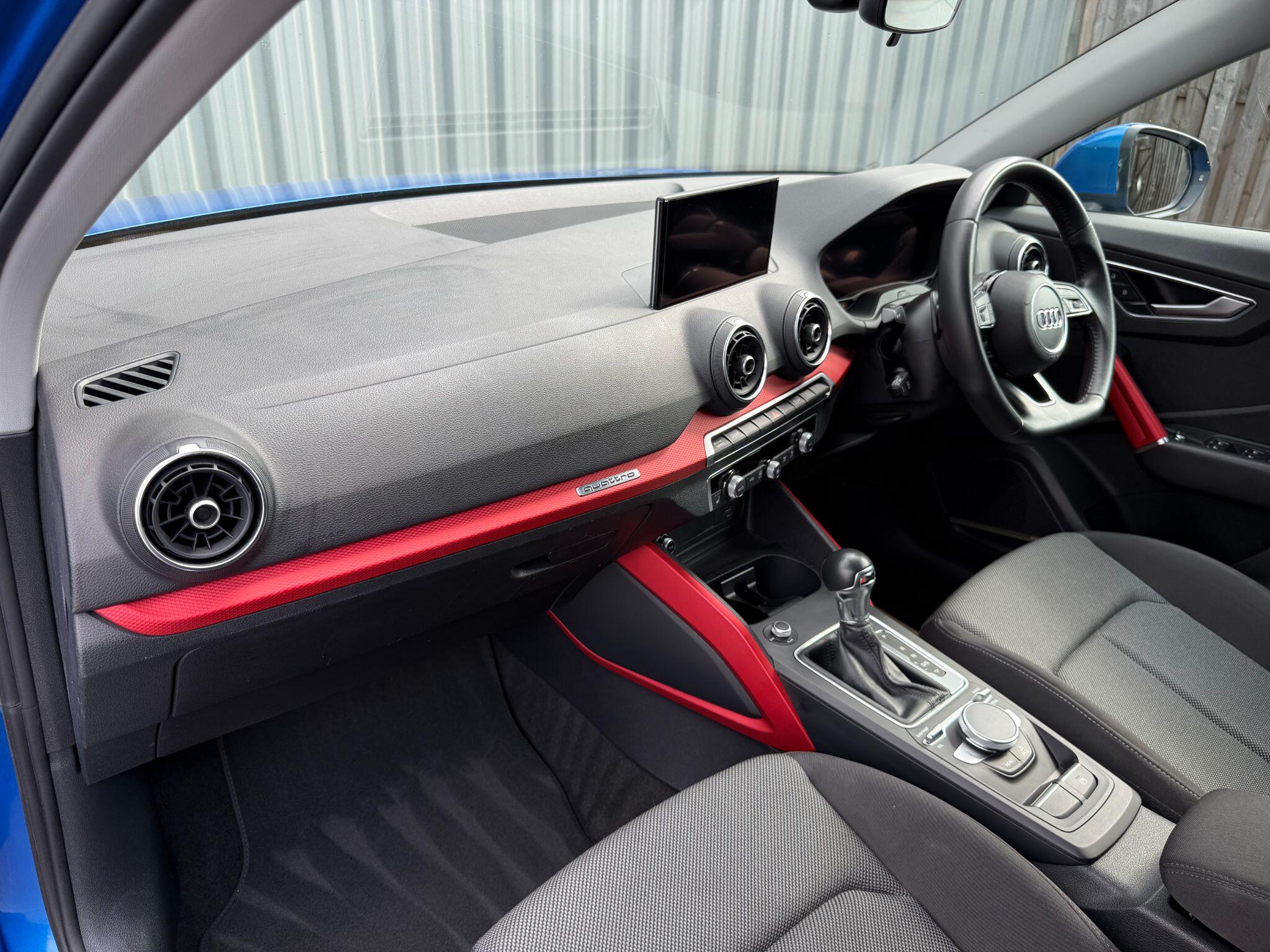 Audi Q2 view 18