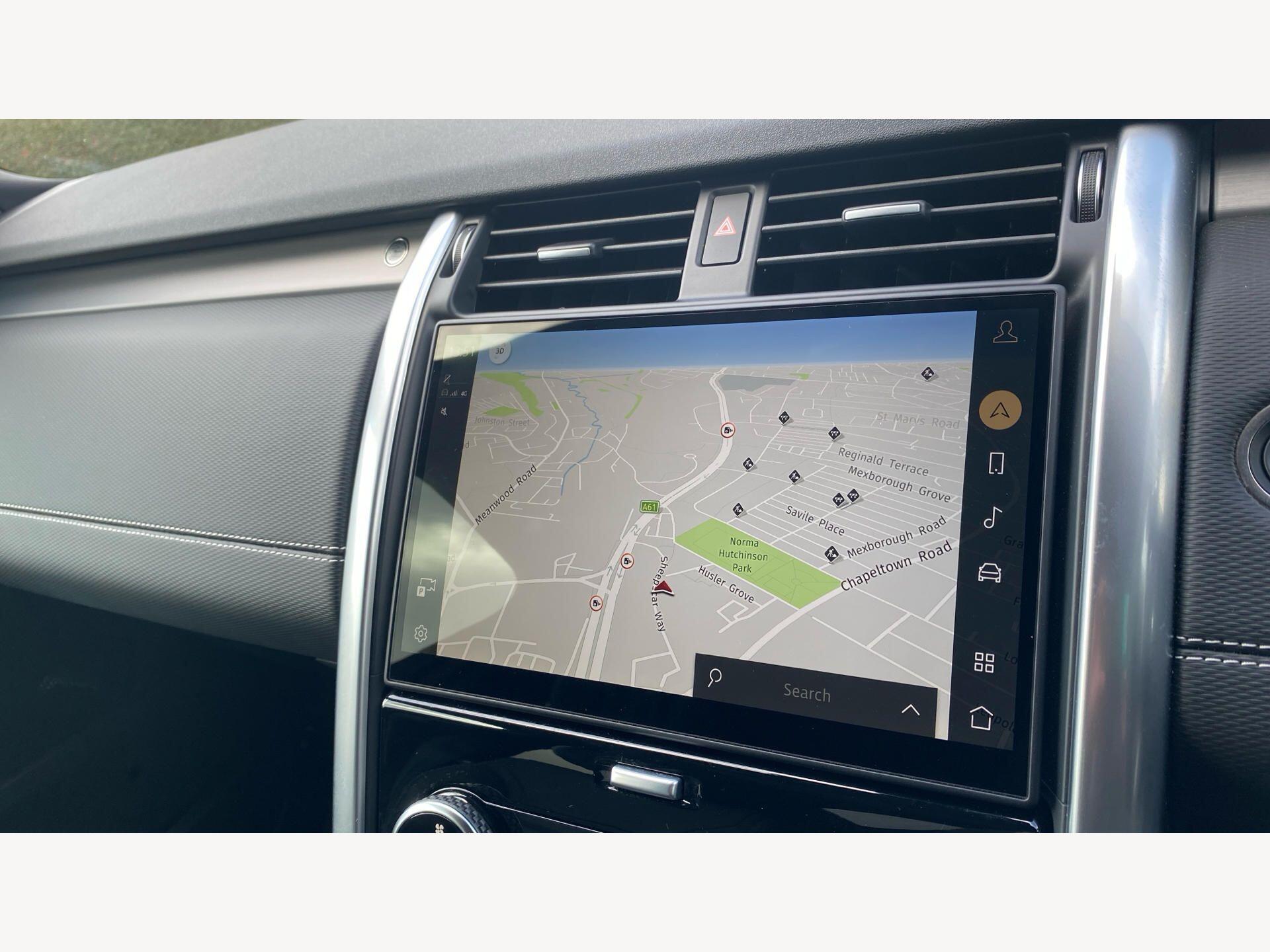 Land Rover Discovery view 13