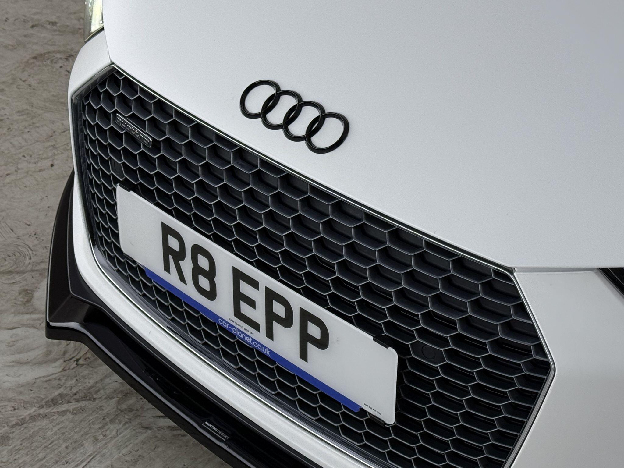 Audi R8 view 67