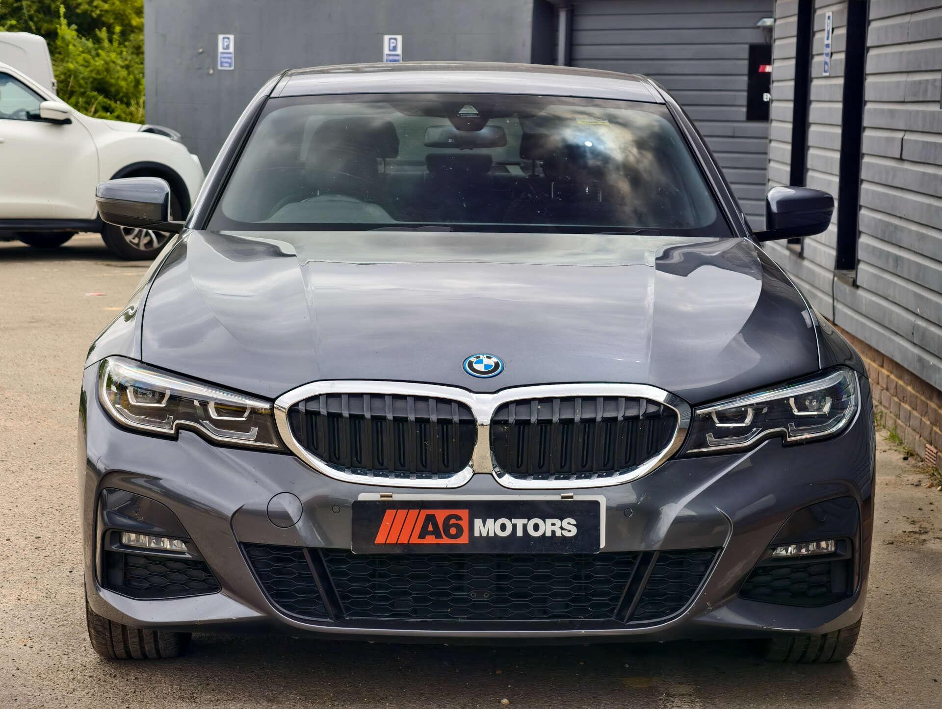 BMW 3 Series view 4