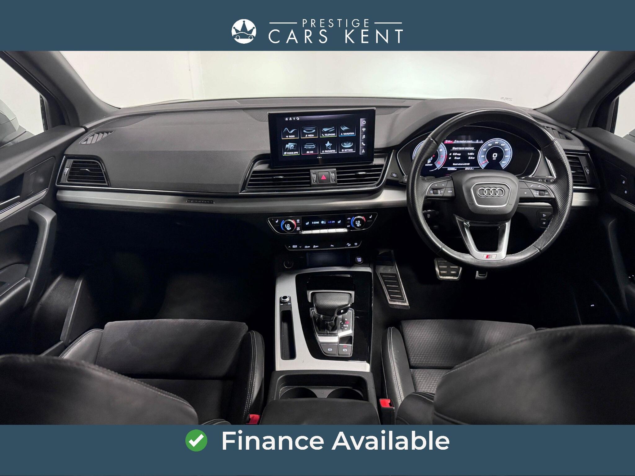 Audi Q5 view 2