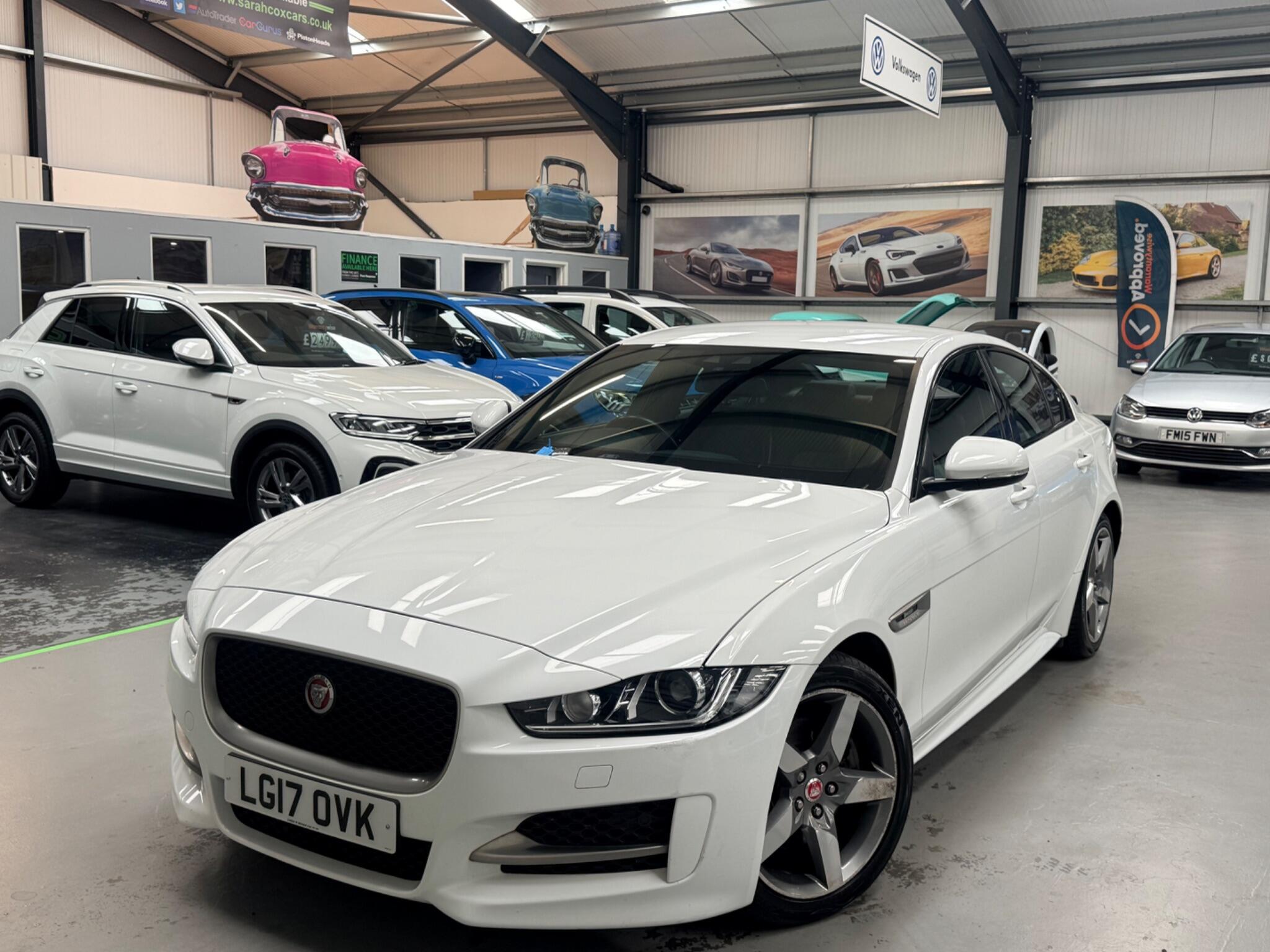Jaguar Xe view 3