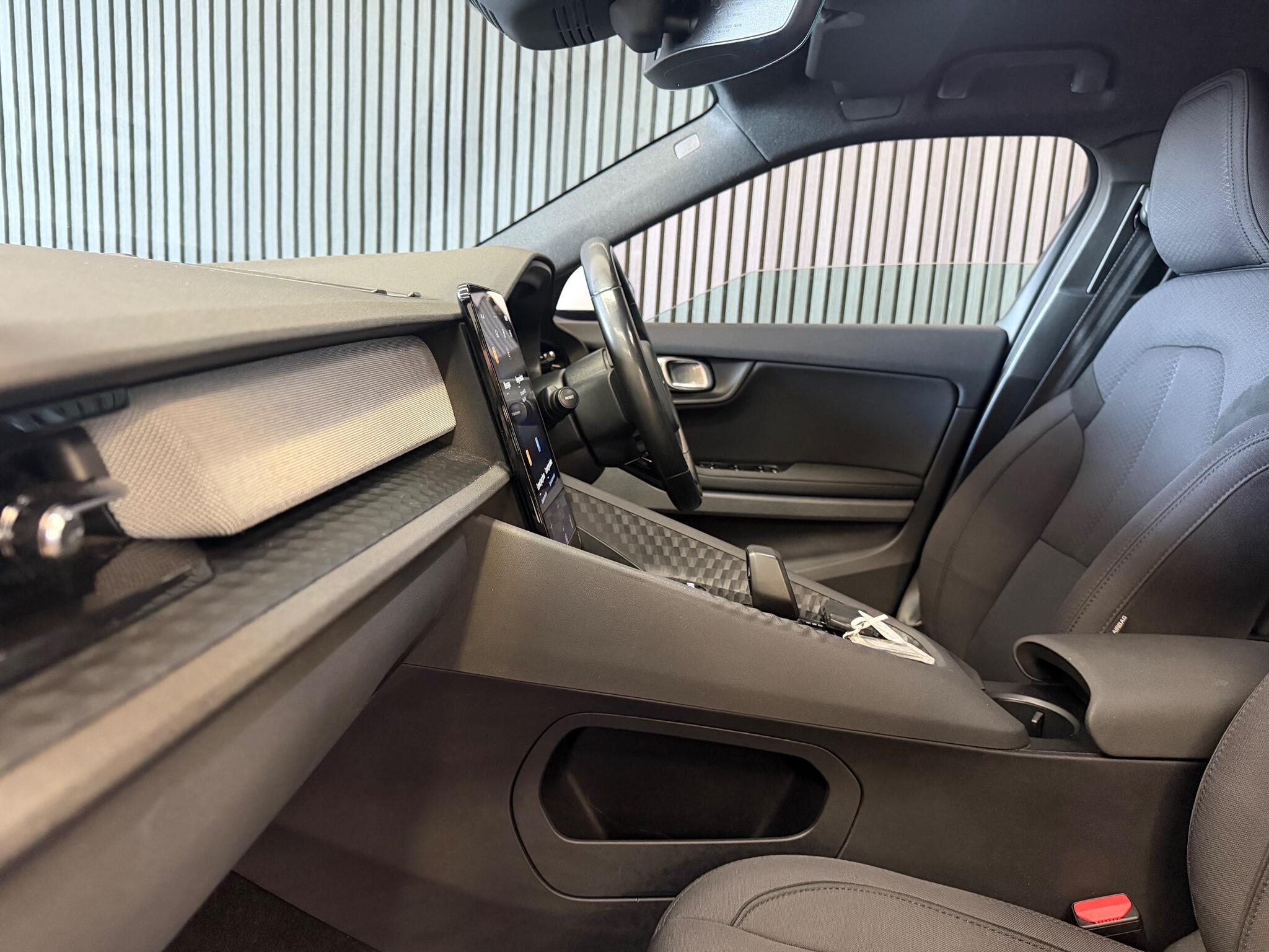 Polestar 2 view 35