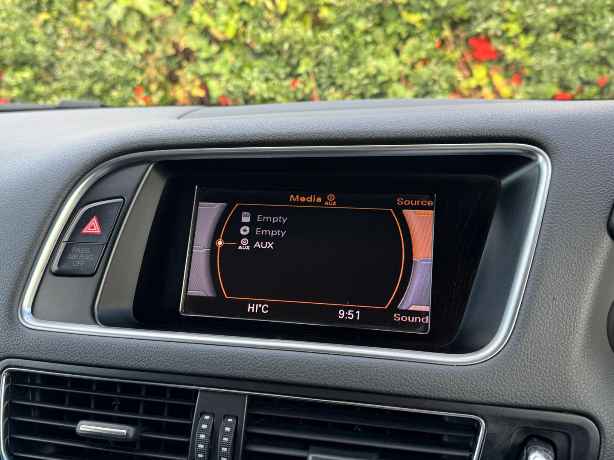Audi Q5 view 34