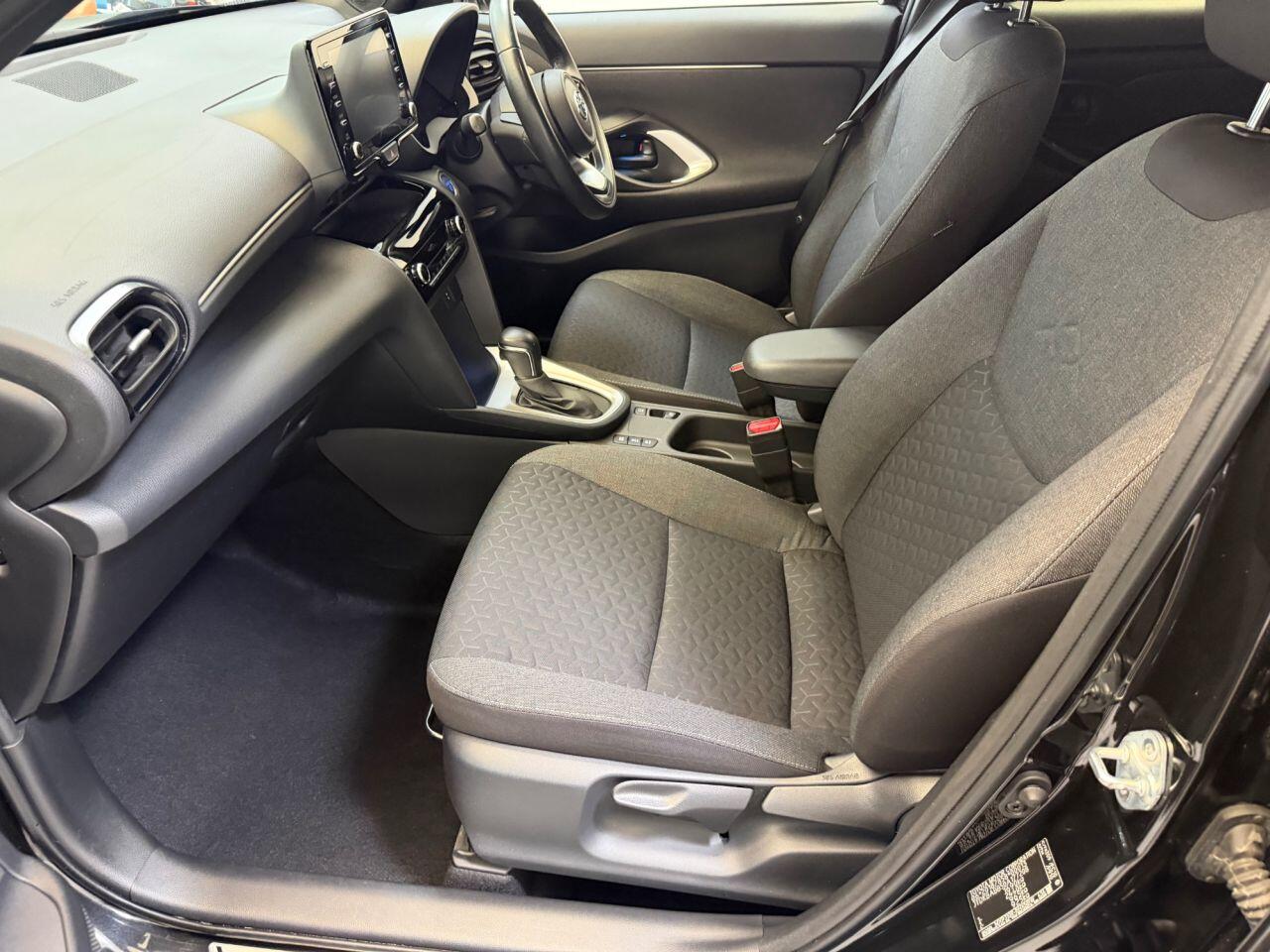 Toyota Yaris Cross view 20