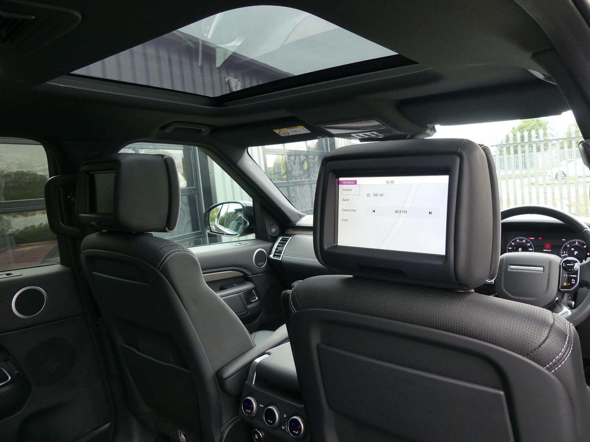 Land Rover Discovery view 26