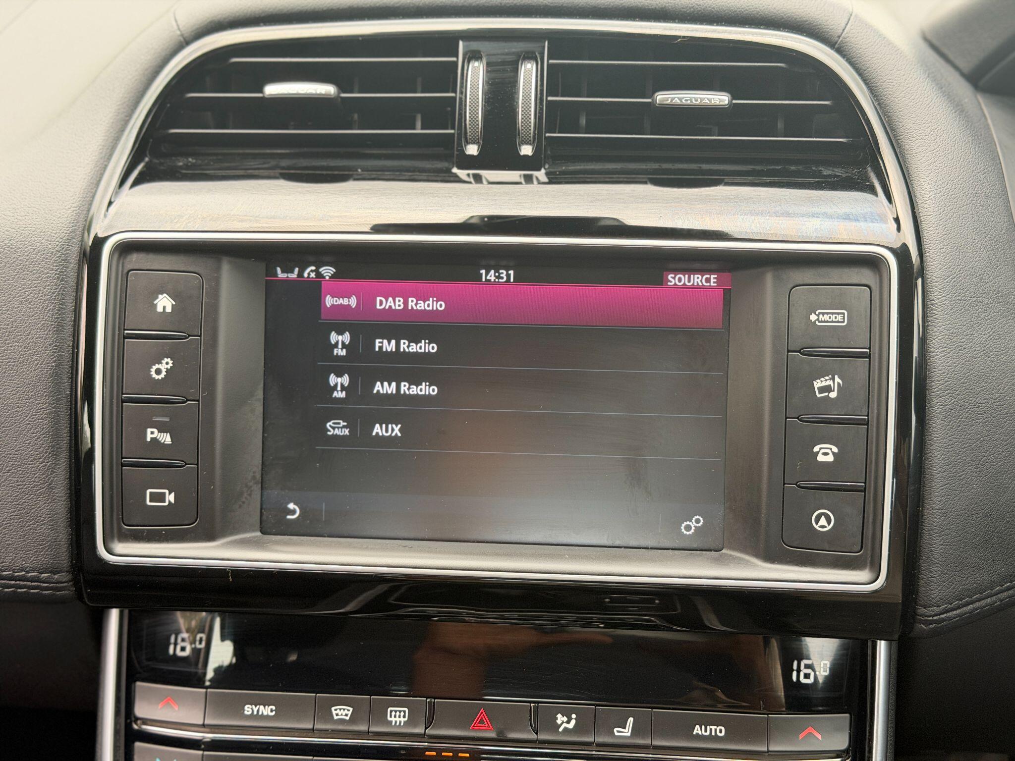 Jaguar Xe view 42