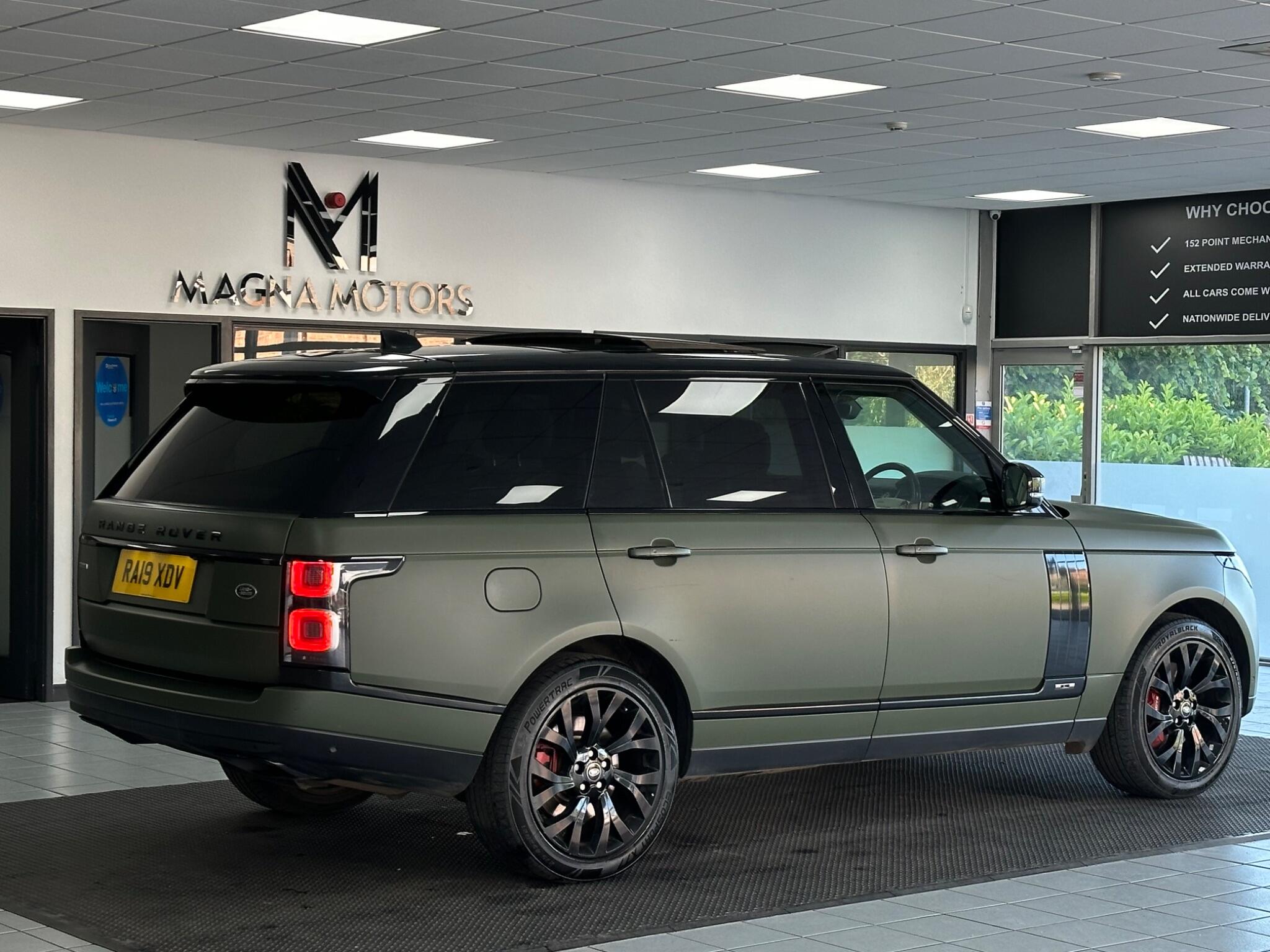 Land Rover Range Rover view 14