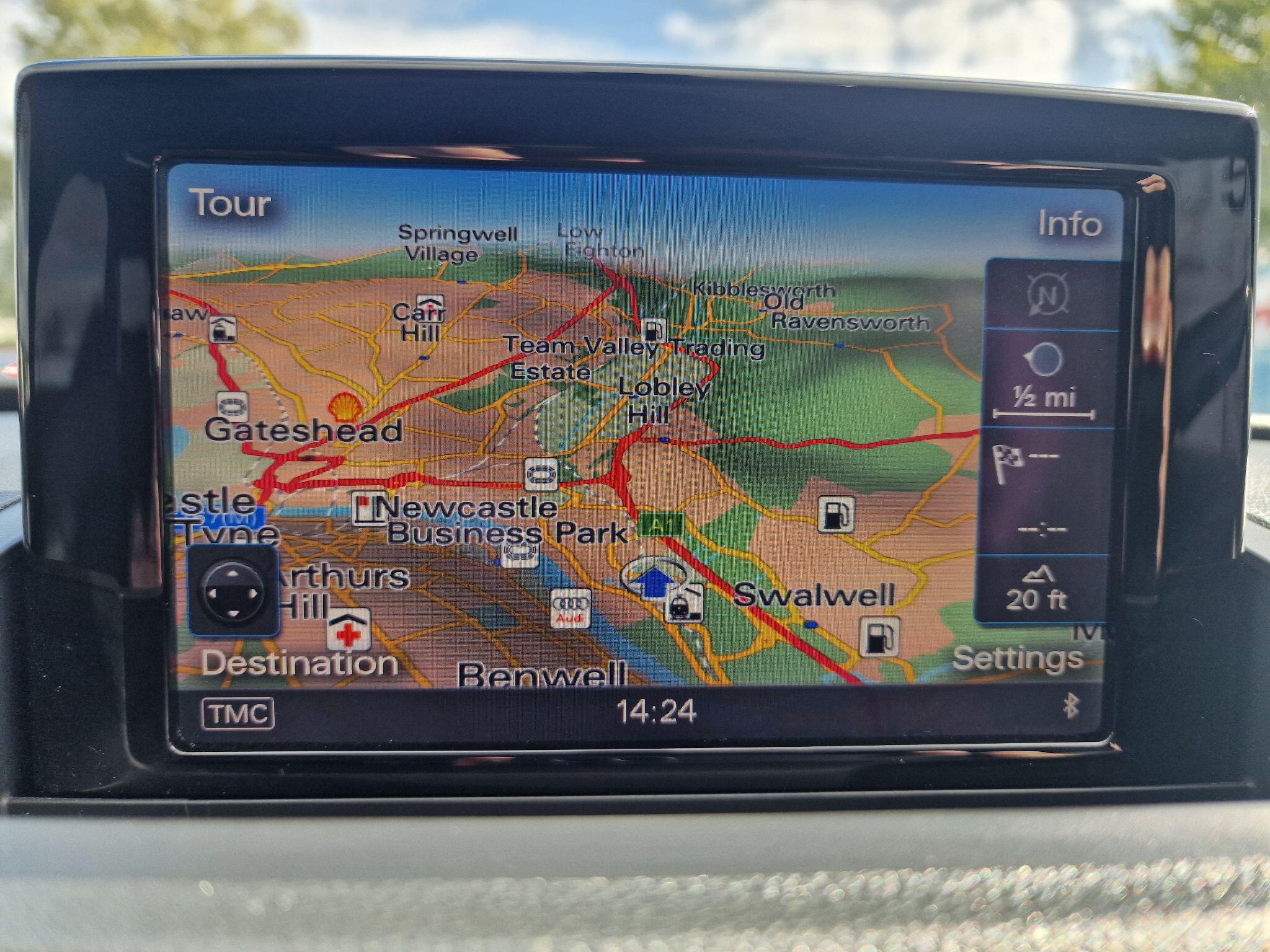 Audi Q3 view 50