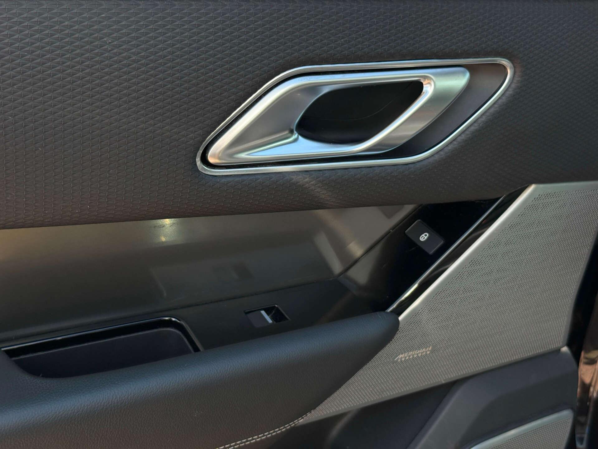 Land Rover Range Rover Velar view 45
