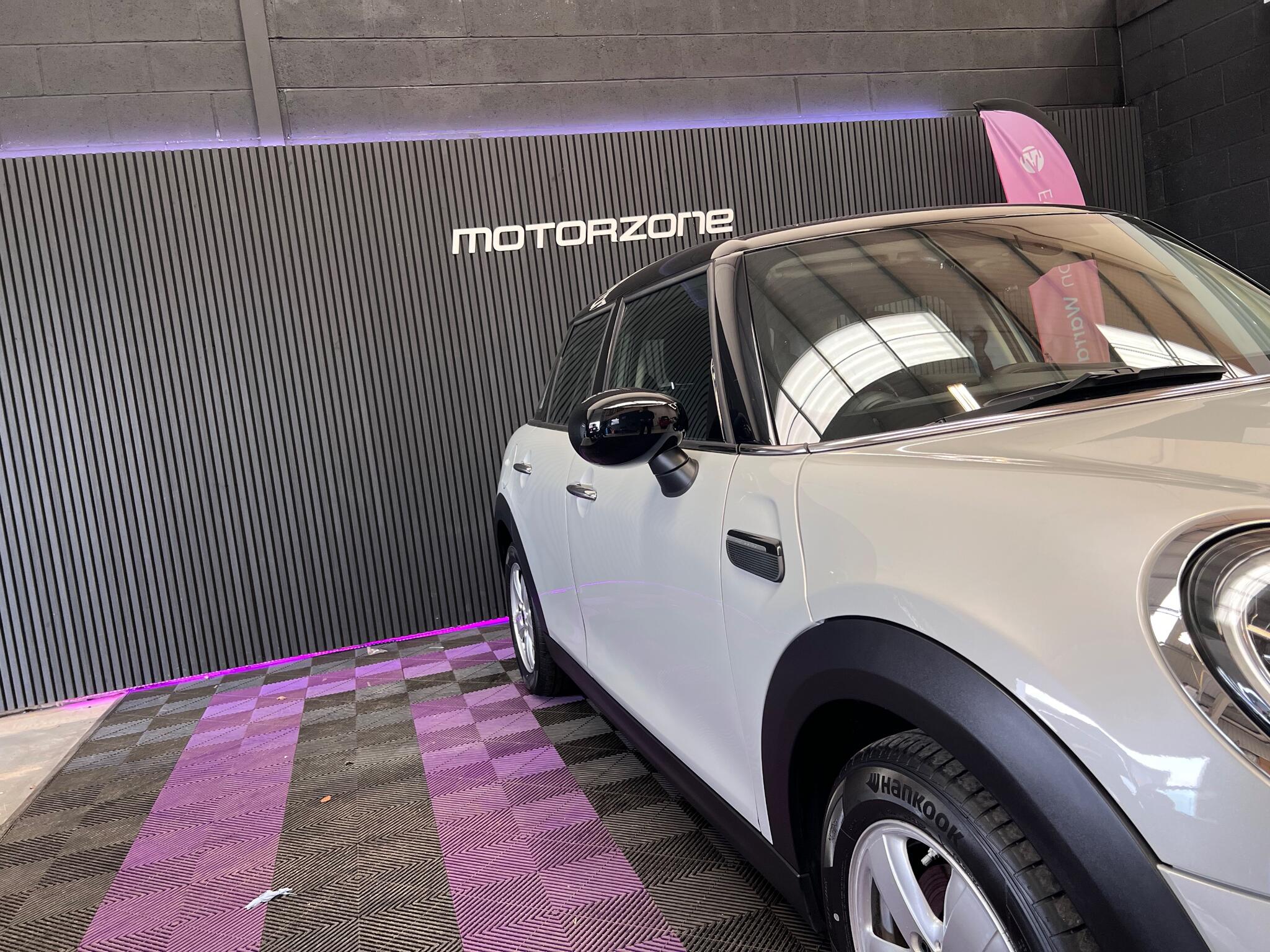 Mini Hatch view 49