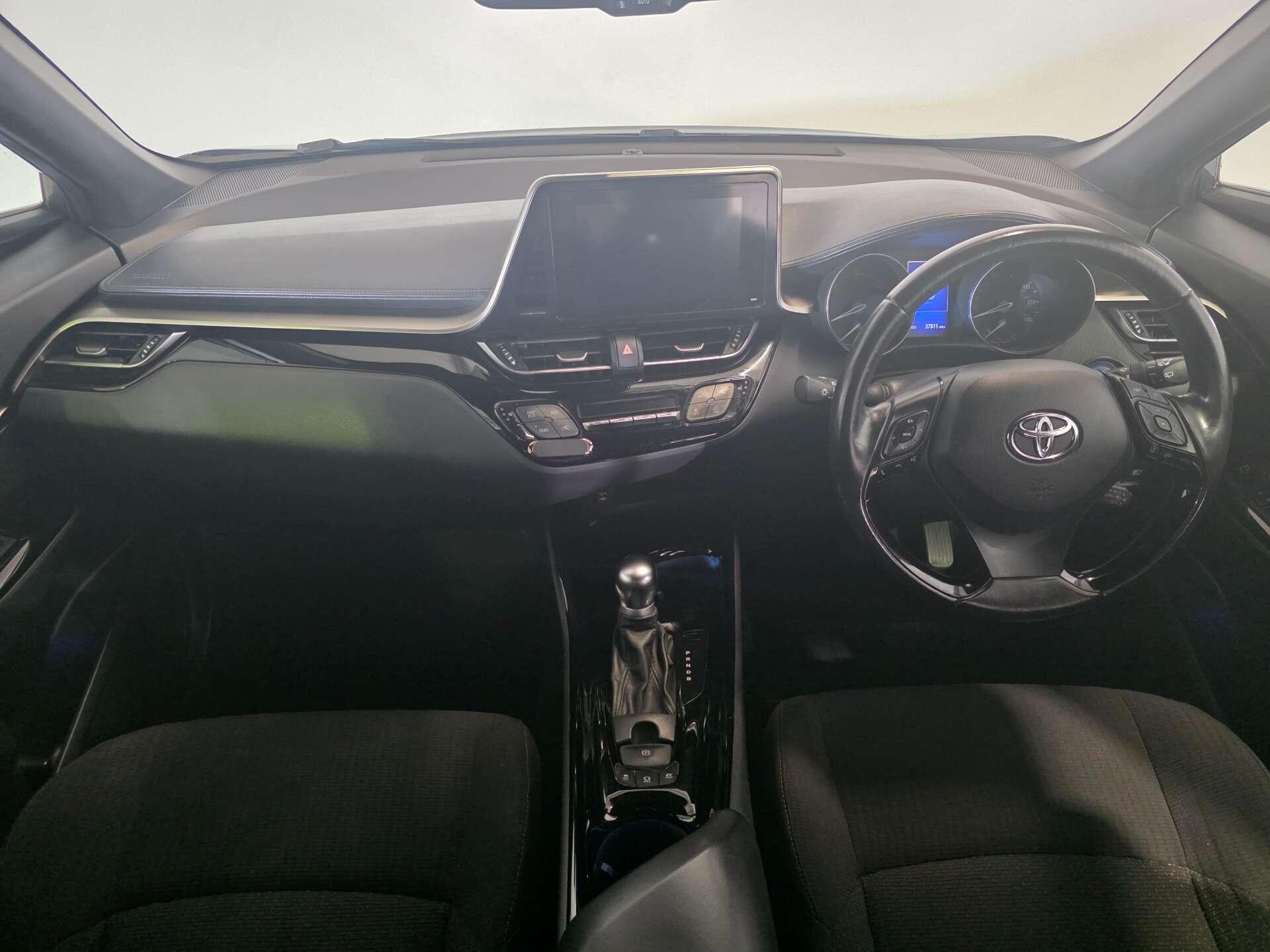 Toyota C-HR view 9