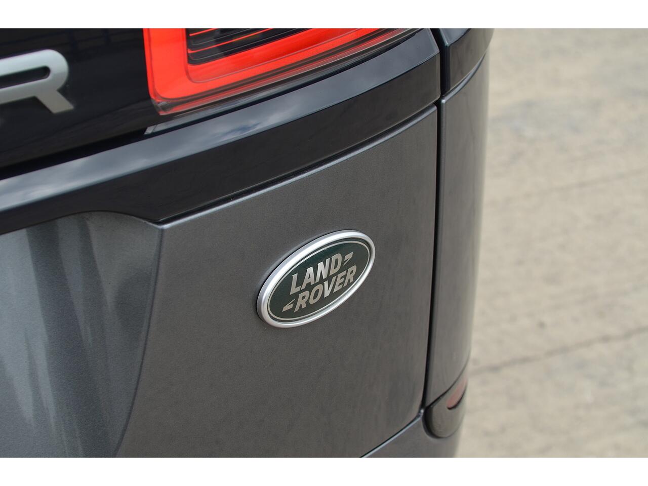 Land Rover Range Rover Velar view 53