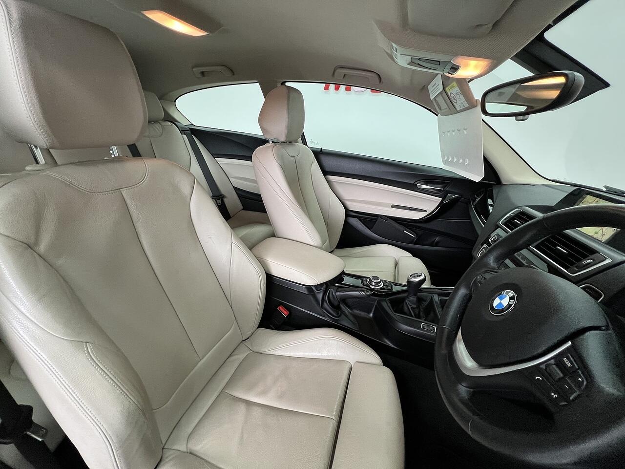 BMW 1 Series view 15