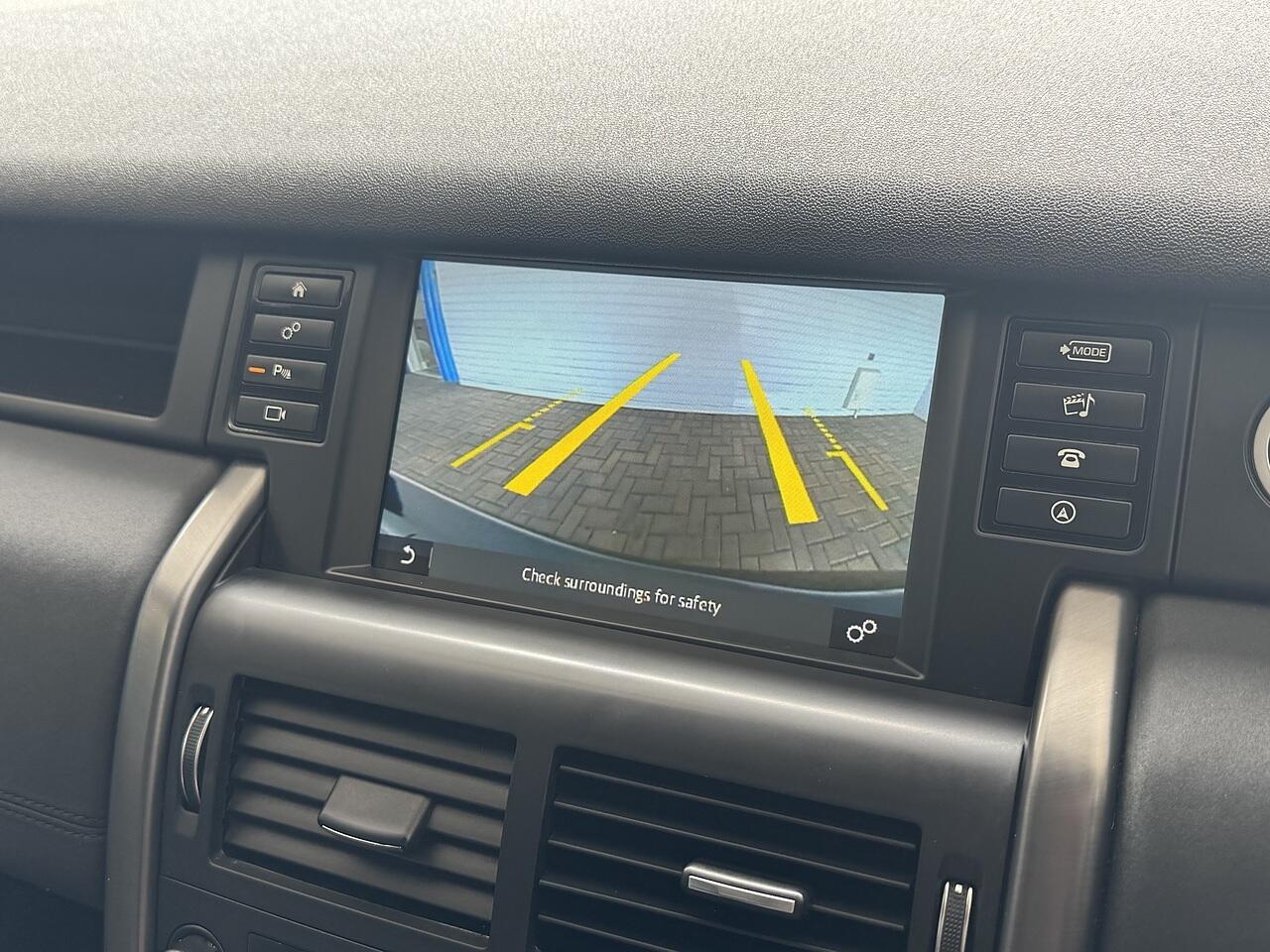 Land Rover Discovery Sport view 19