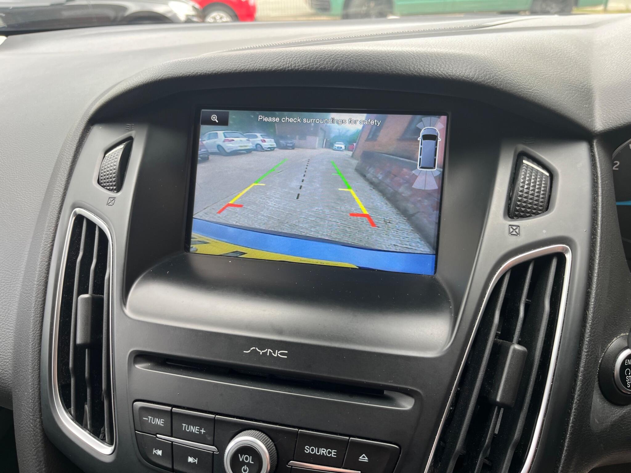 Ford Focus view 19