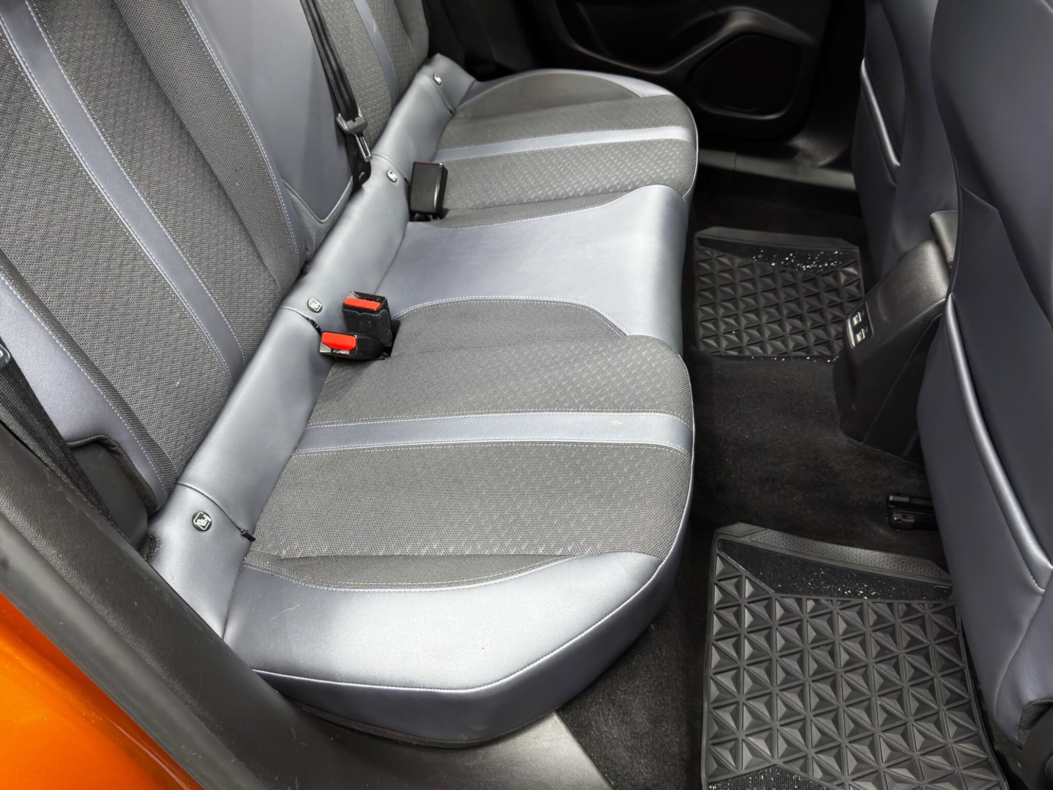Peugeot 2008 view 16