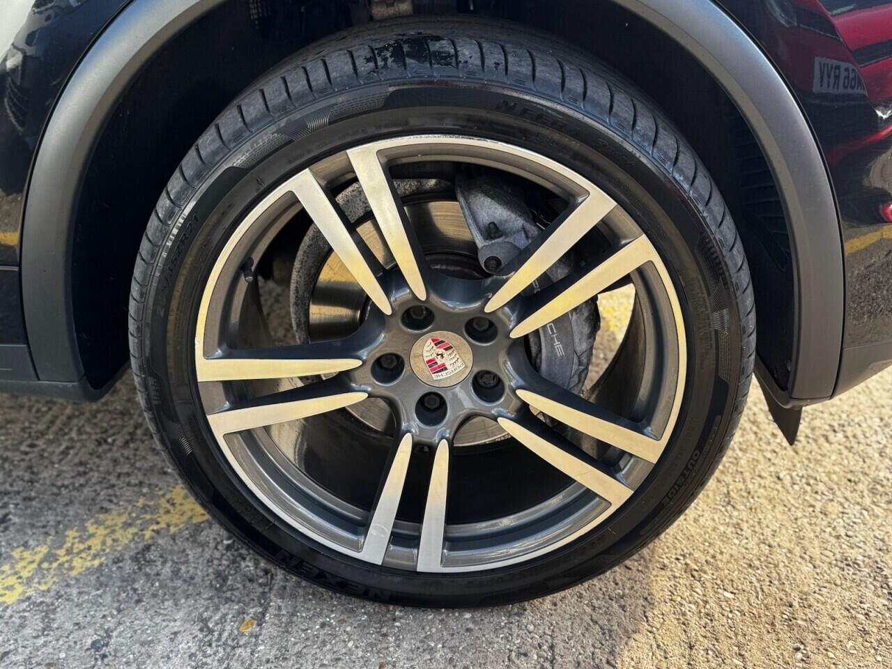 Porsche Cayenne view 52