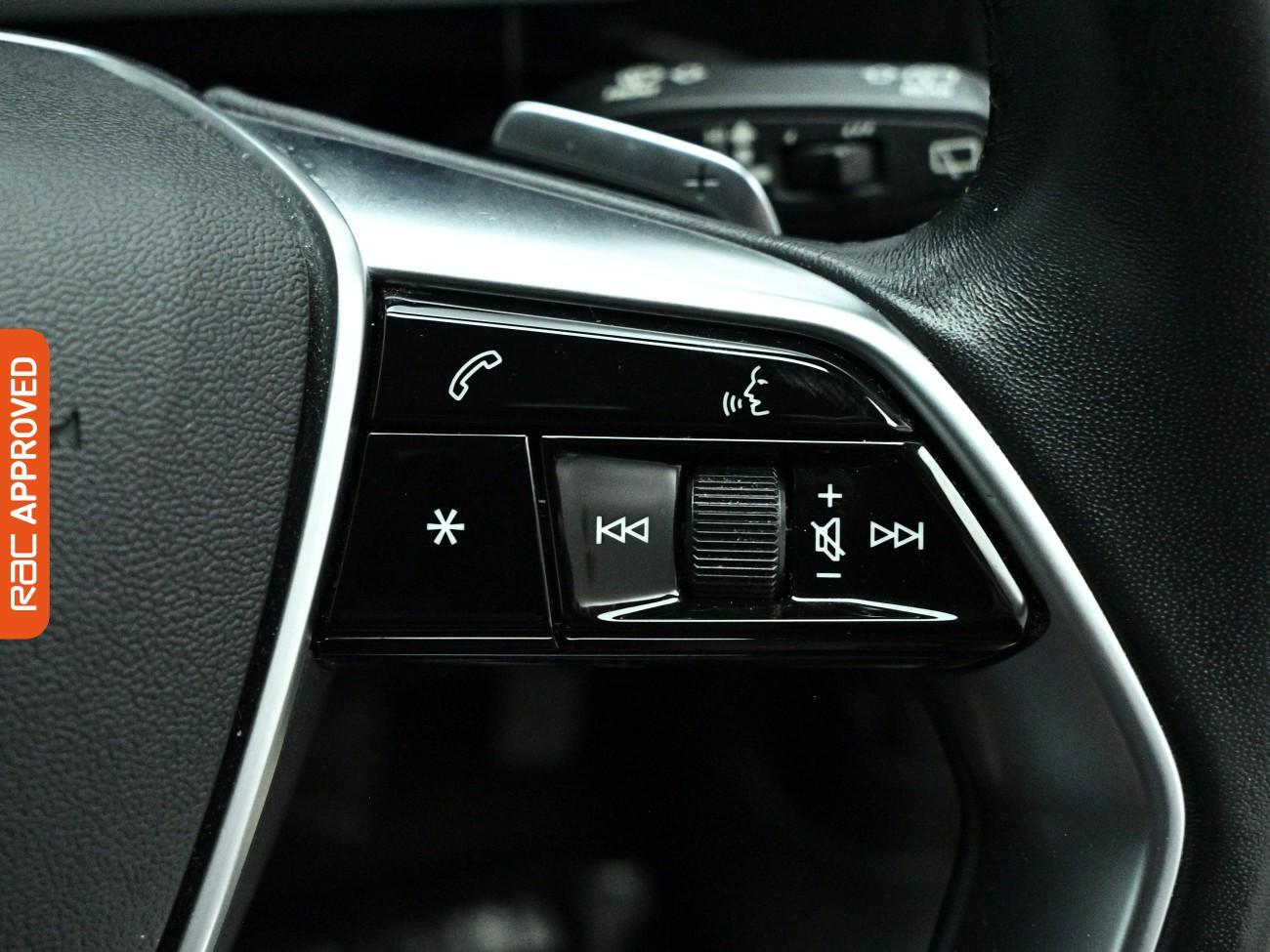 Audi E-Tron view 26