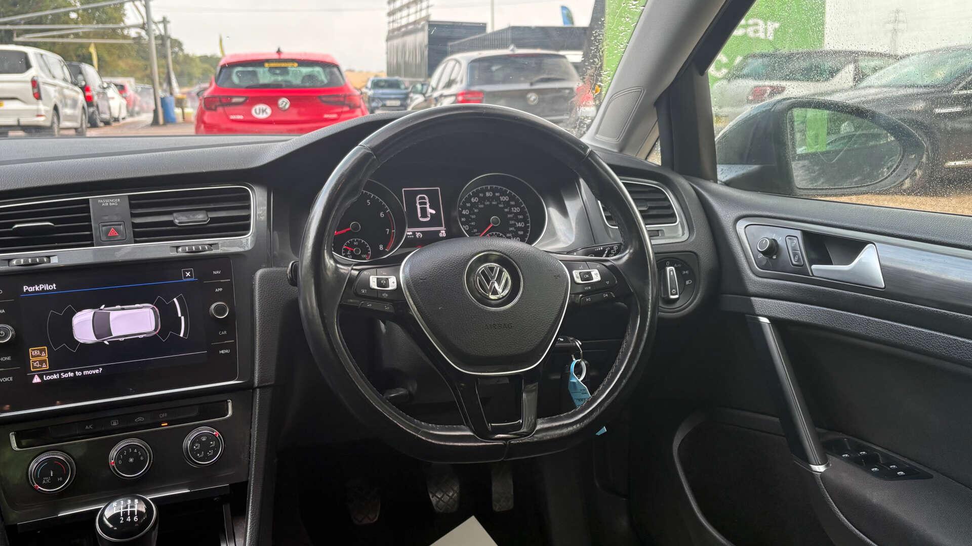 Volkswagen Golf view 15