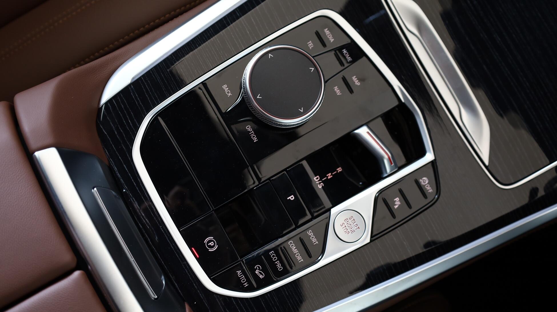BMW X5 view 10