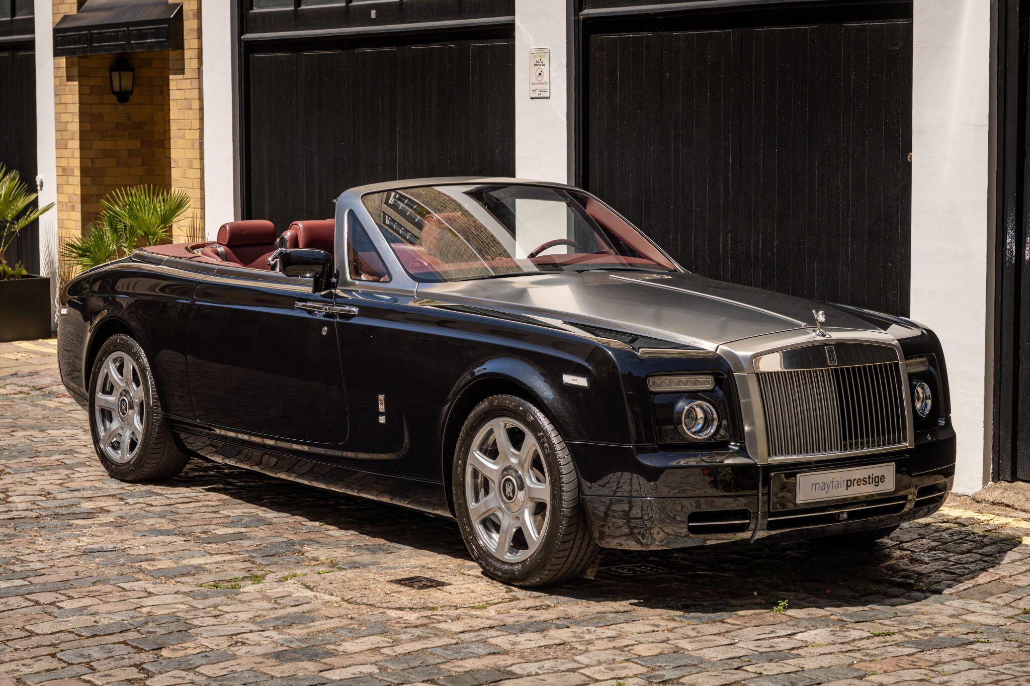 Rolls-Royce Phantom view 4