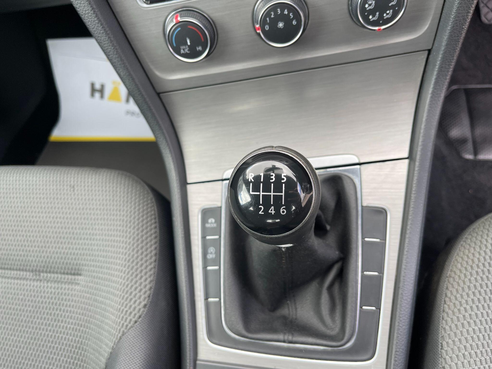 Volkswagen Golf view 32