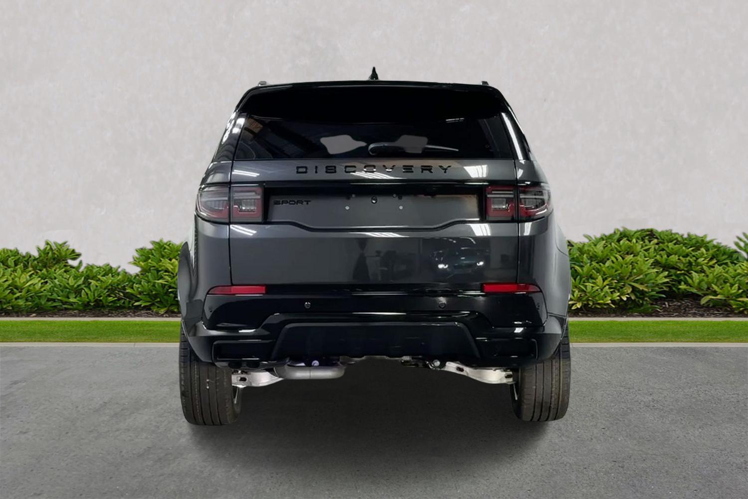 Land Rover Discovery Sport view 4