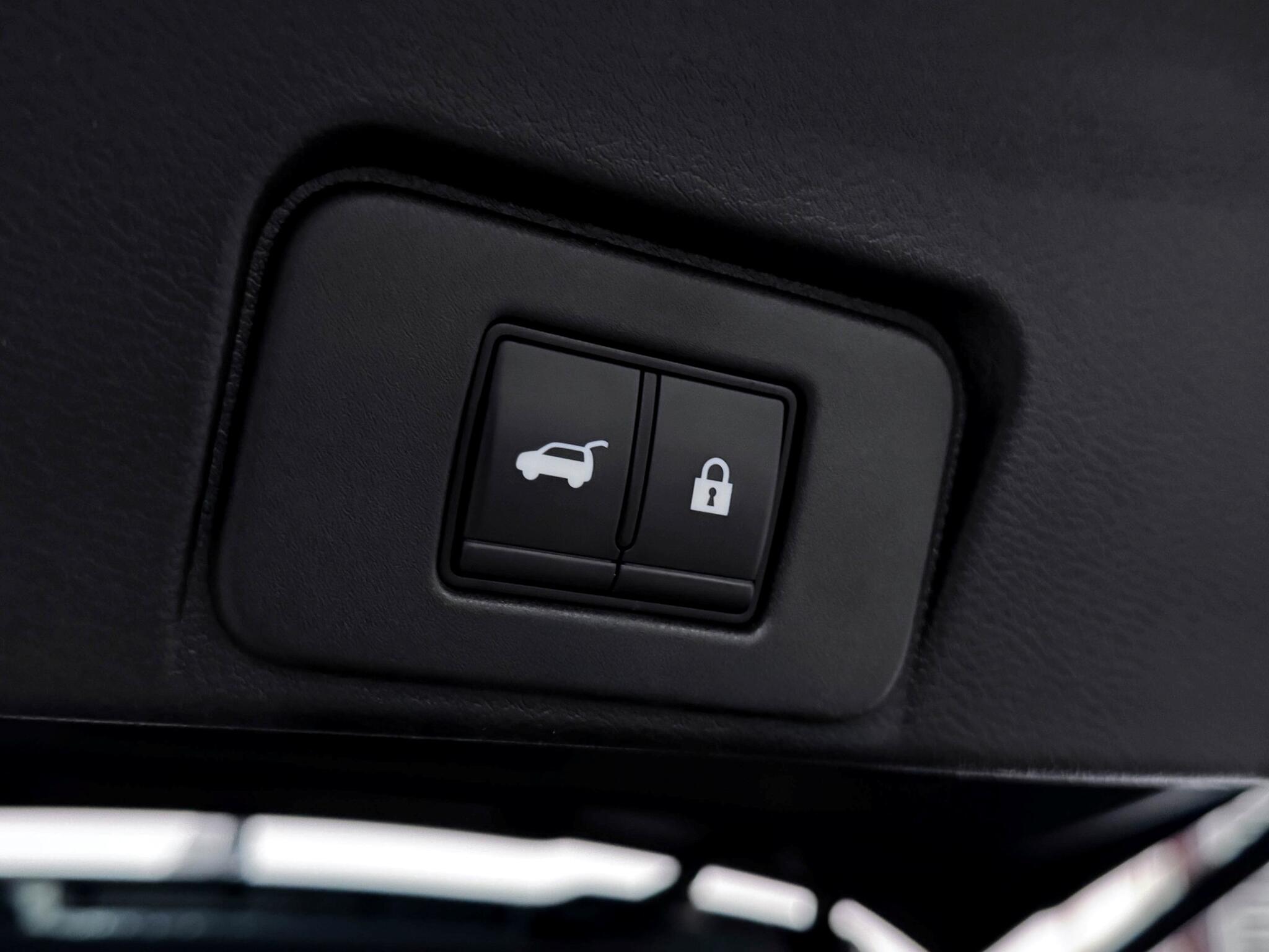 Nissan X-Trail view 8