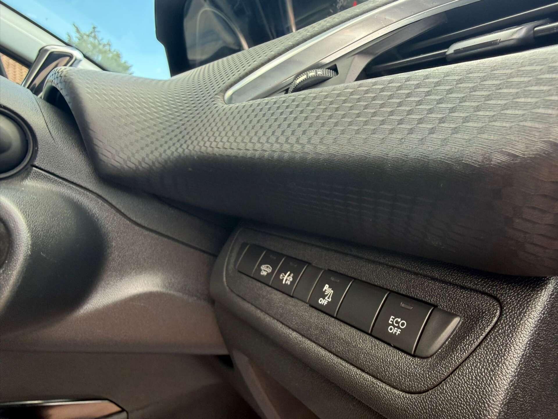 Peugeot 2008 view 32