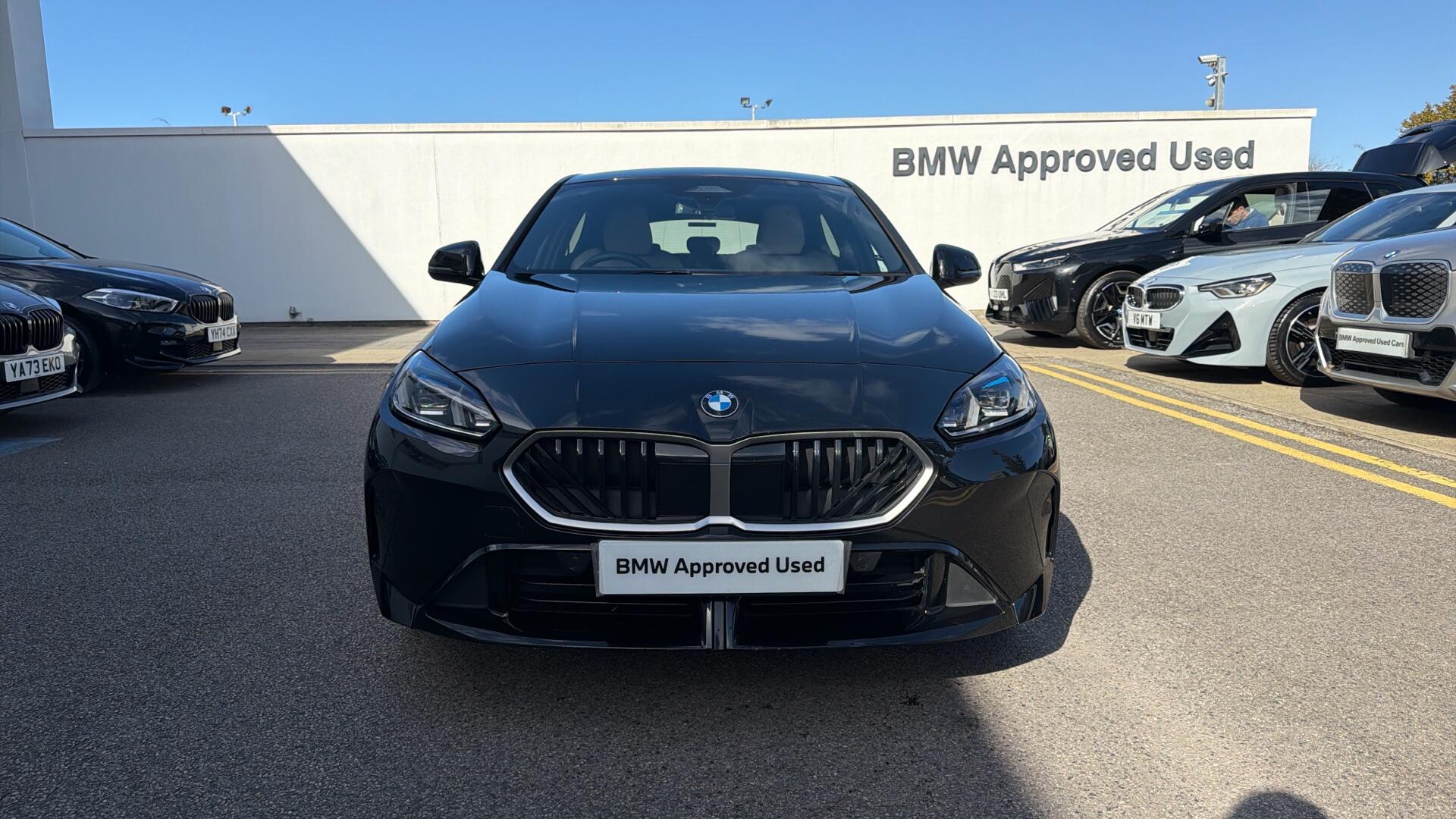 BMW 1 Series view 22