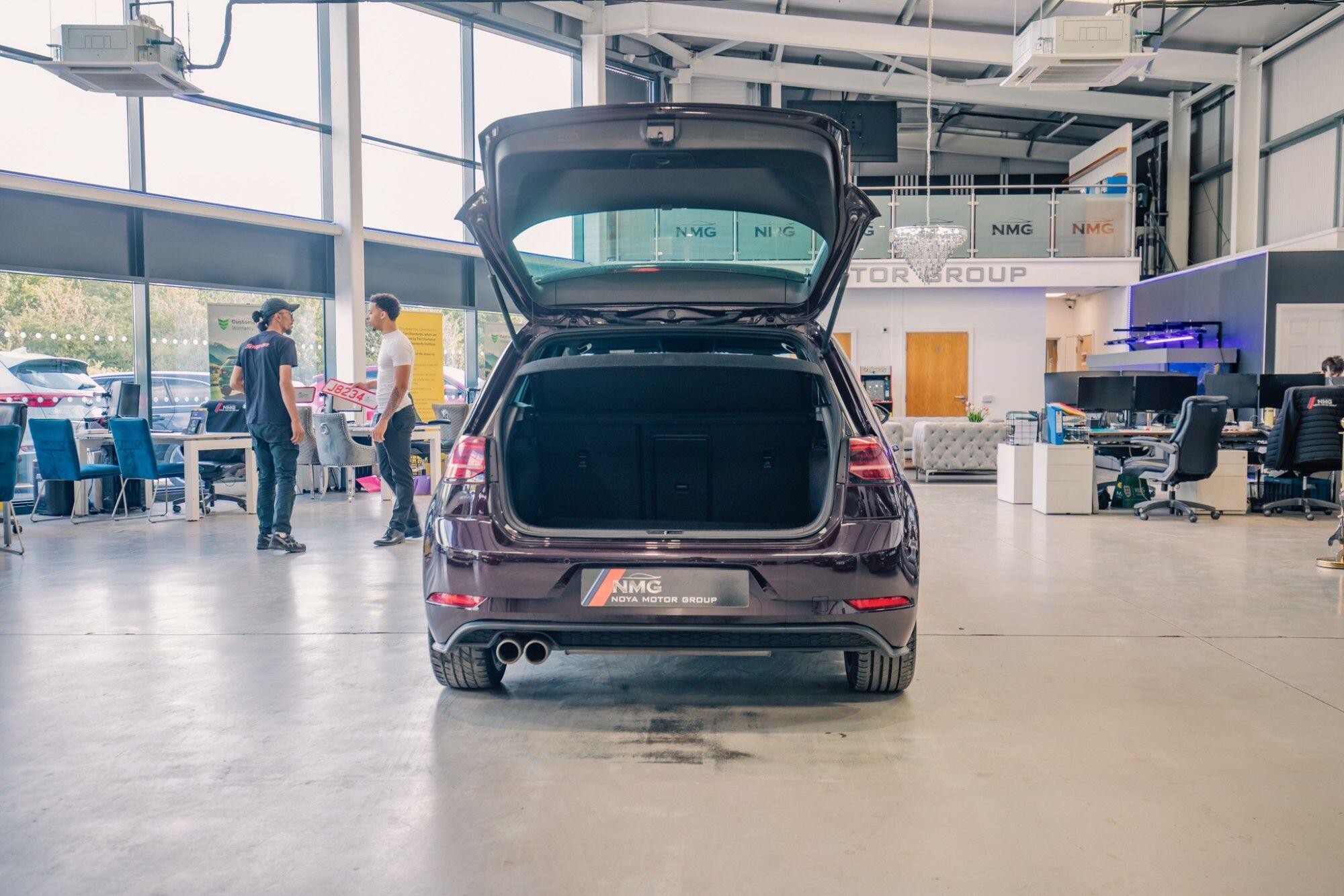 Volkswagen Golf view 29
