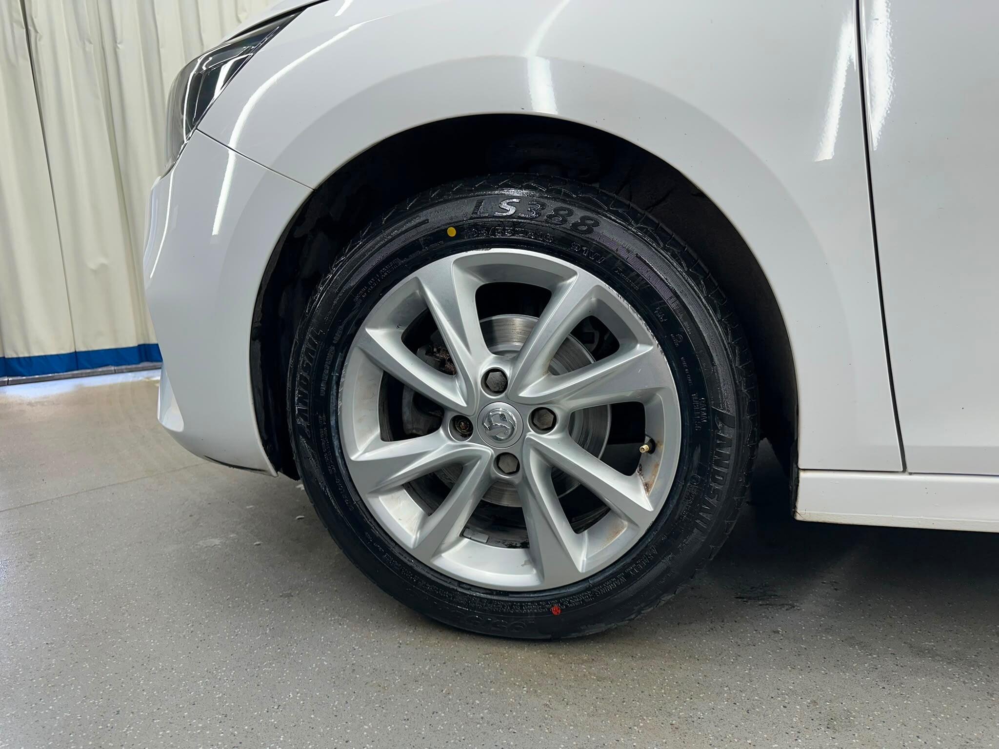 Vauxhall Corsa view 18
