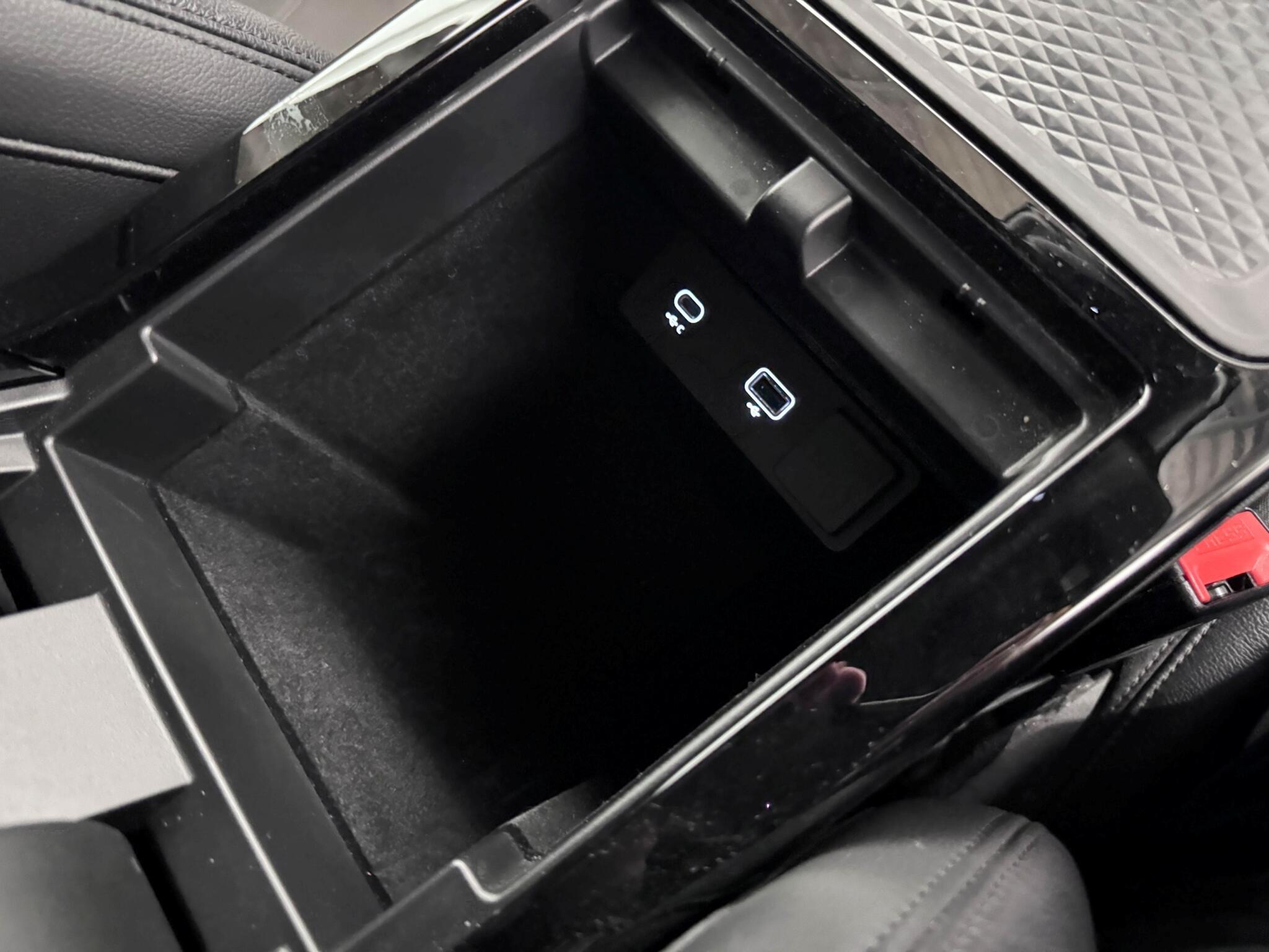 Land Rover Range Rover Evoque view 38