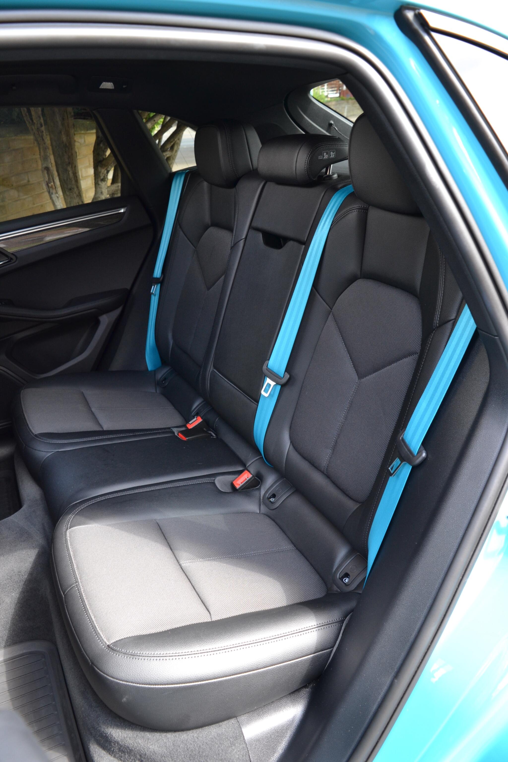 Porsche Macan view 16