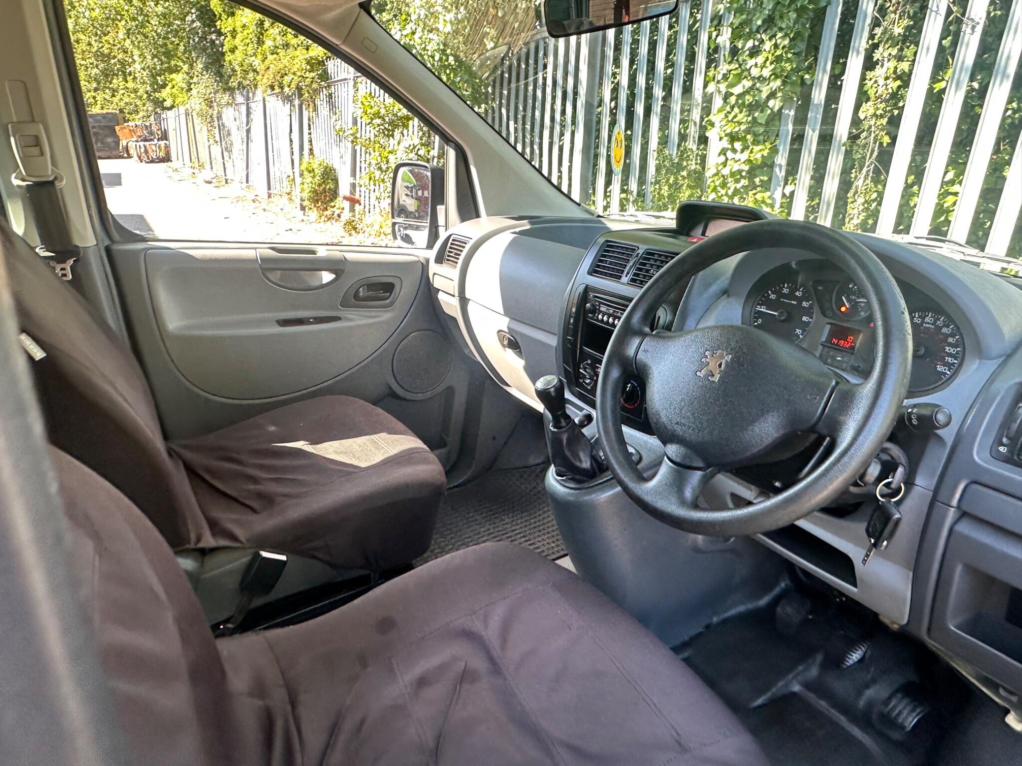 Peugeot Expert Tepee view 20