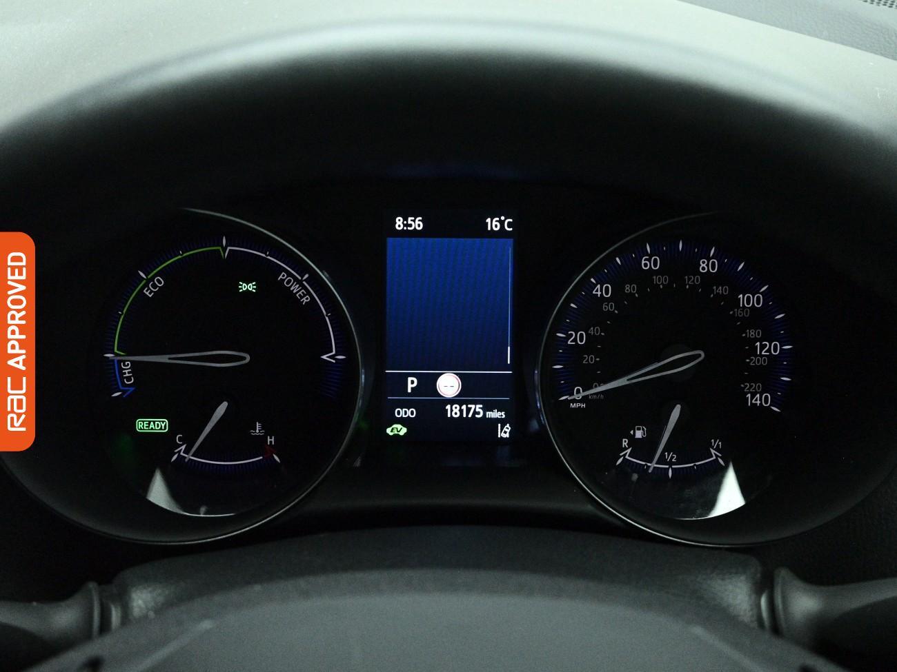 Toyota C-HR view 11