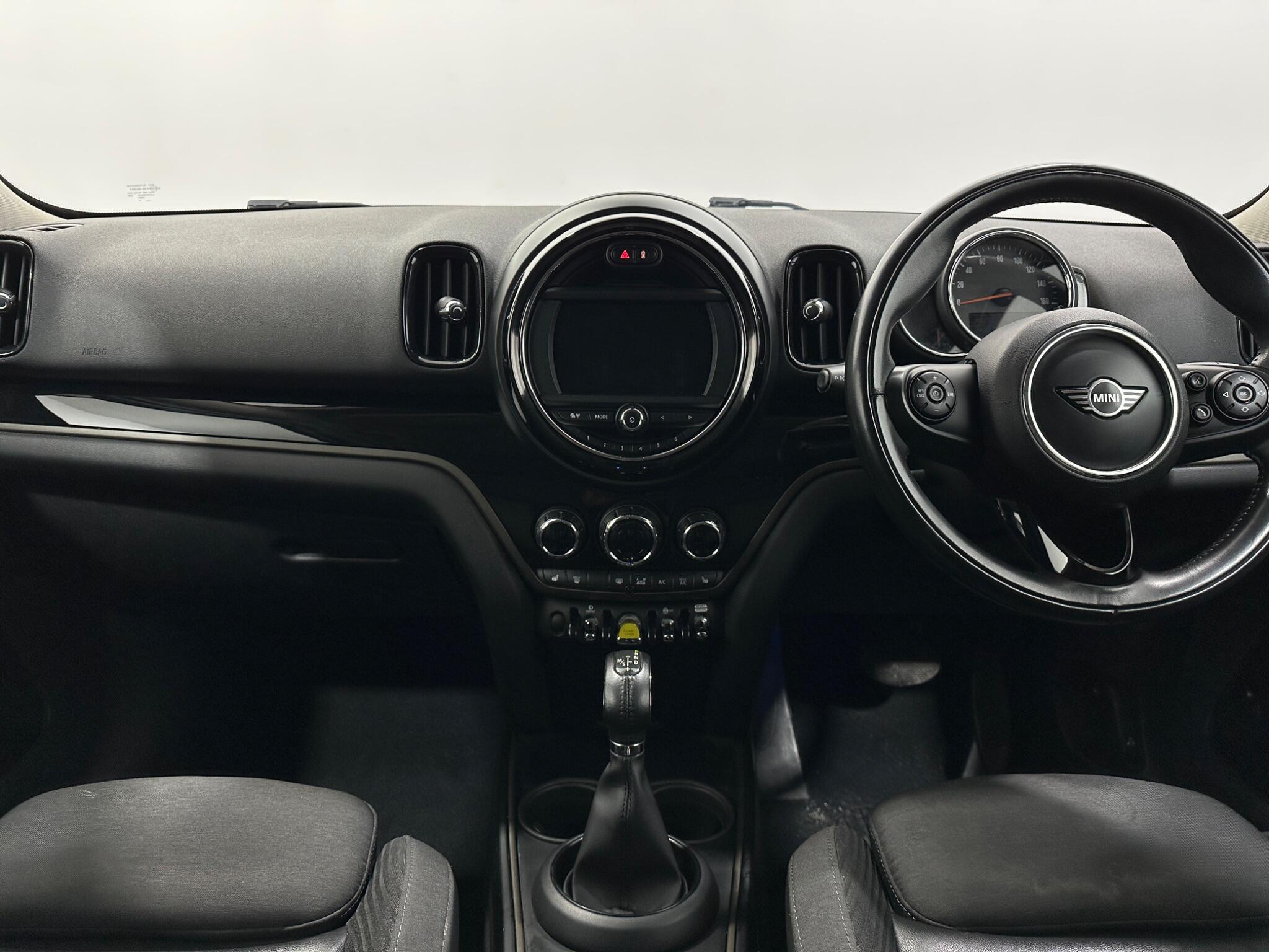 Mini Countryman view 20