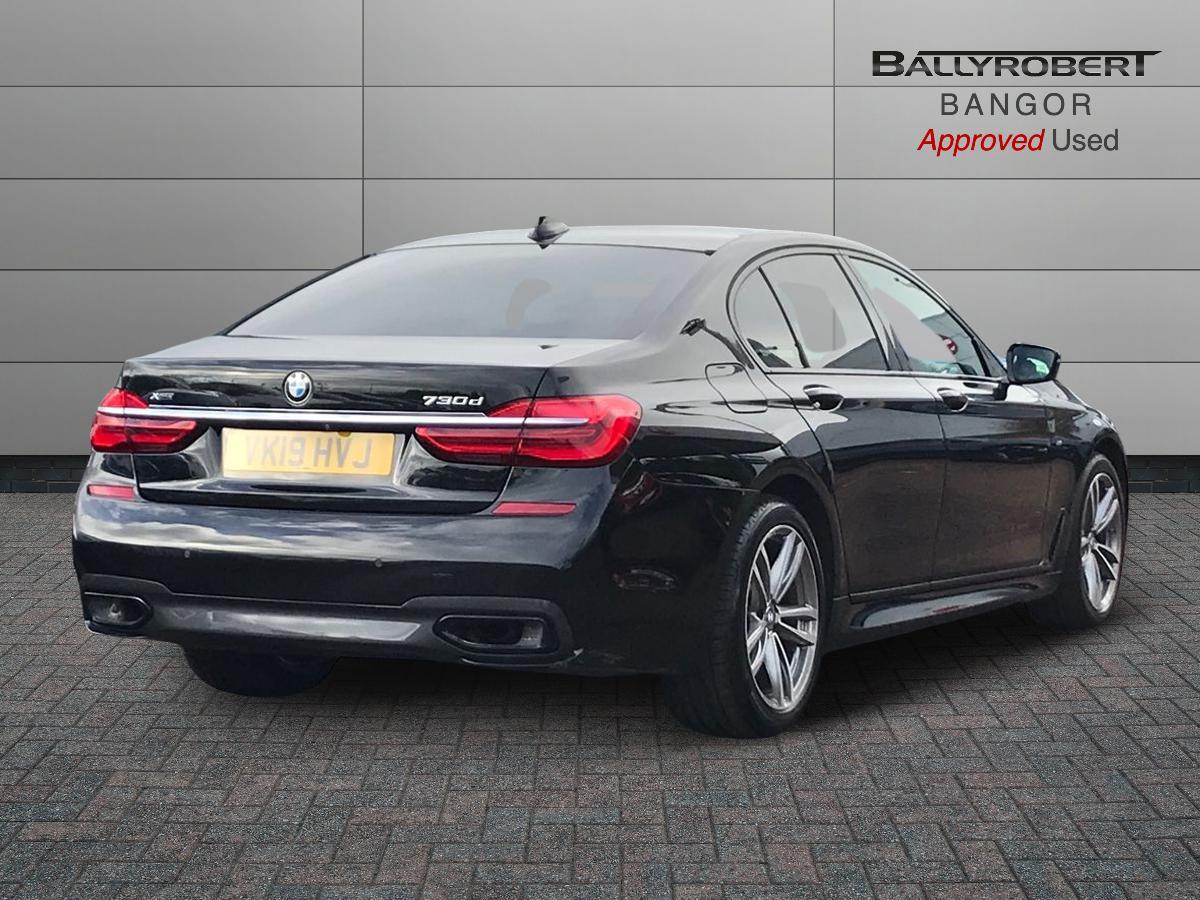 BMW 7 Series view 15
