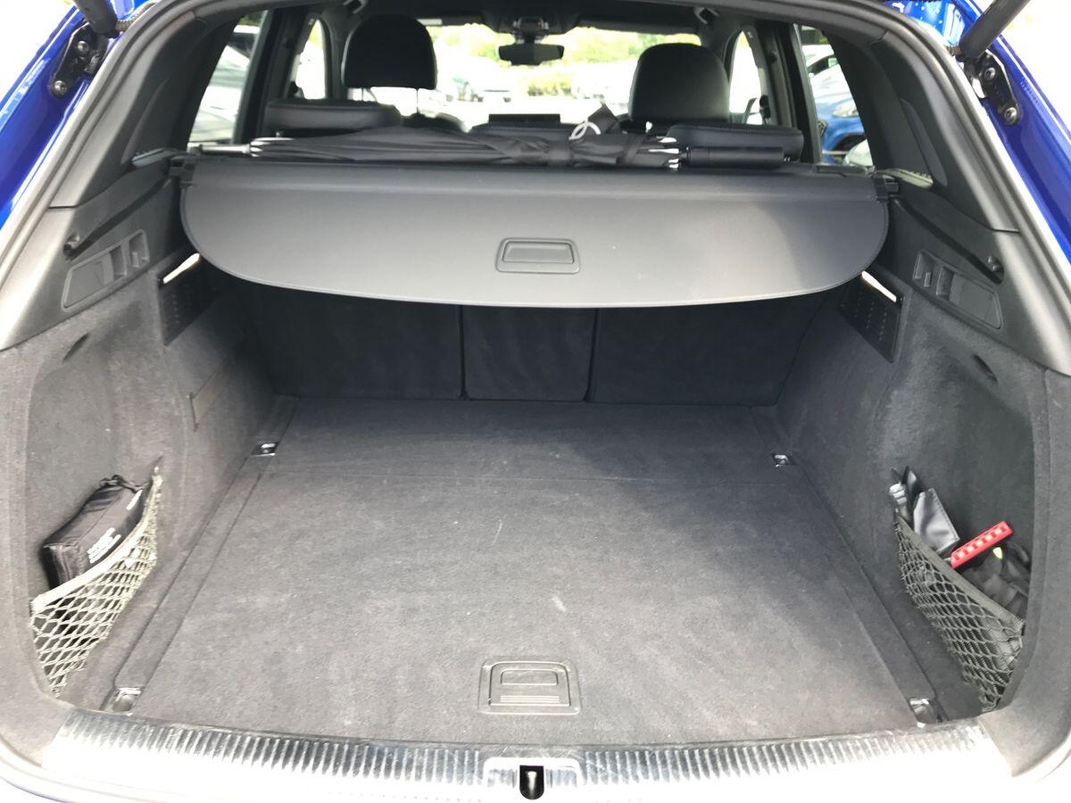 Audi Q5 view 8