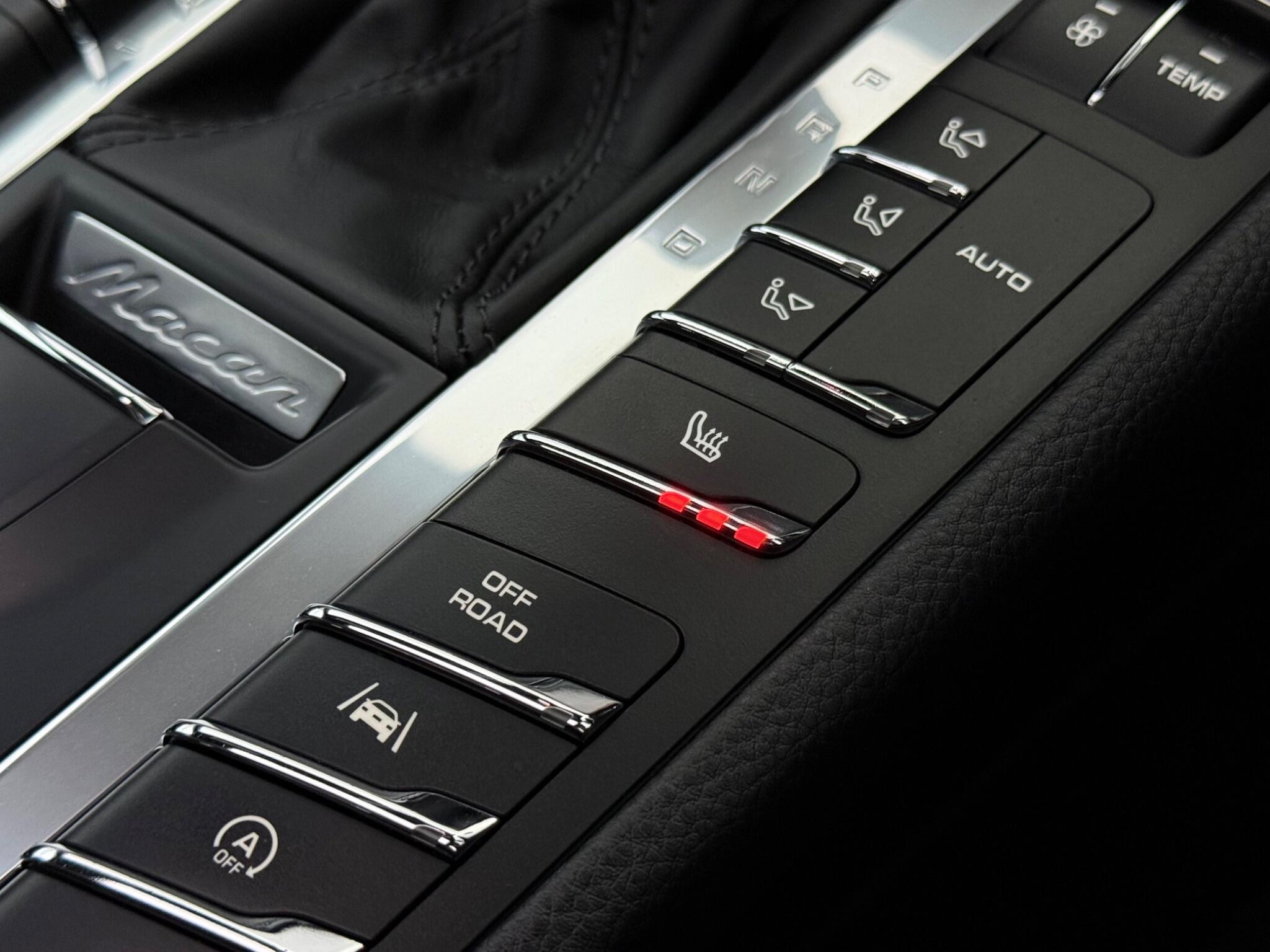 Porsche Macan view 25