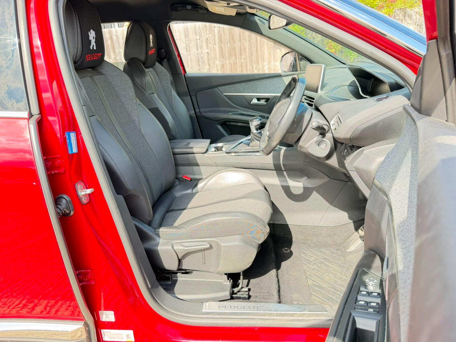 Peugeot 3008 view 12