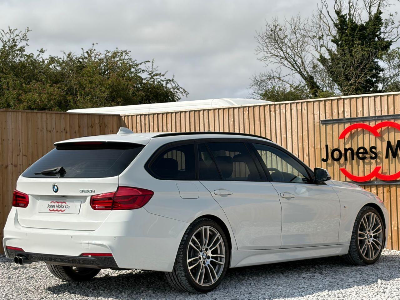 BMW 3 Series view 5