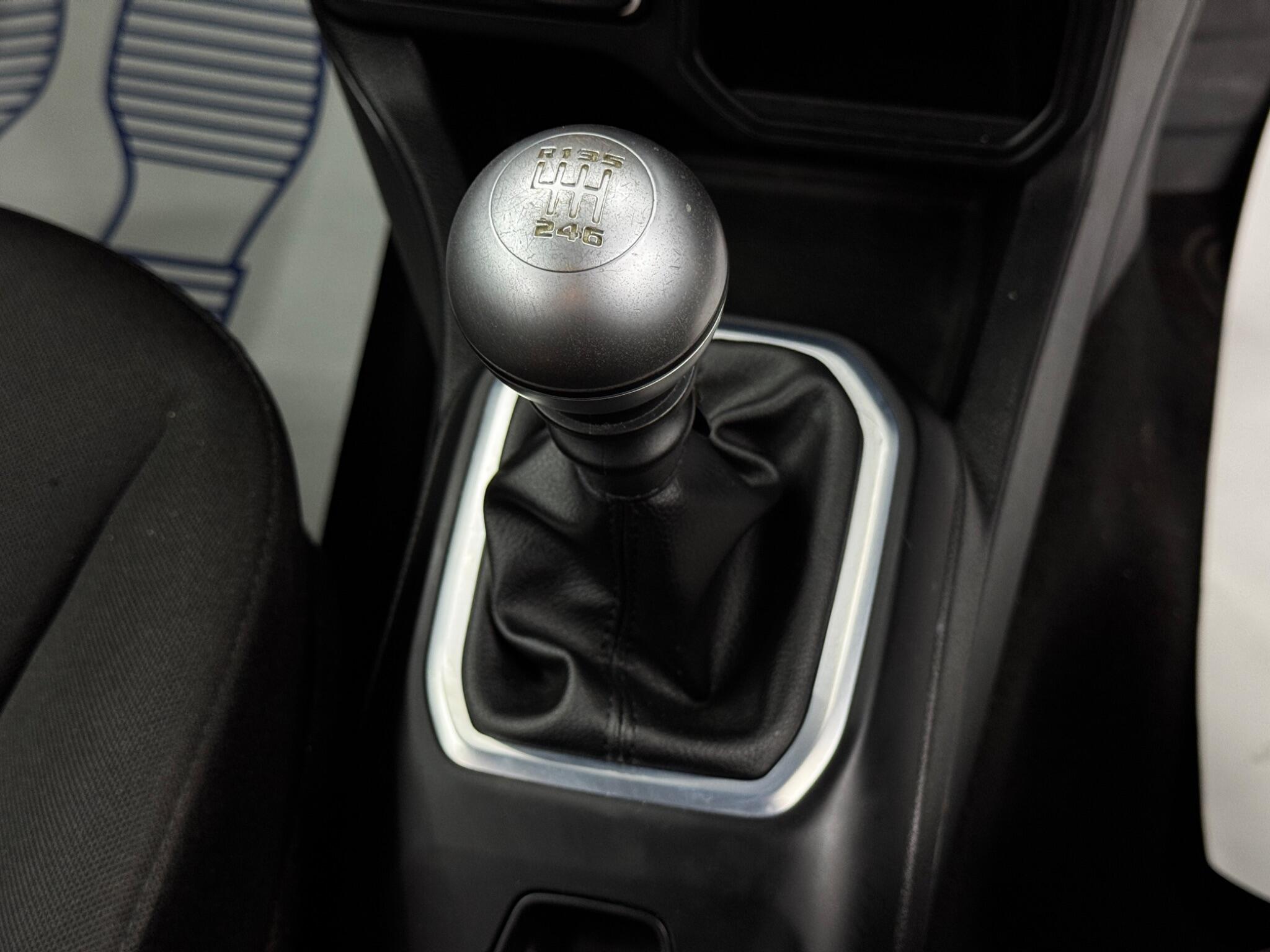Jeep Renegade view 26