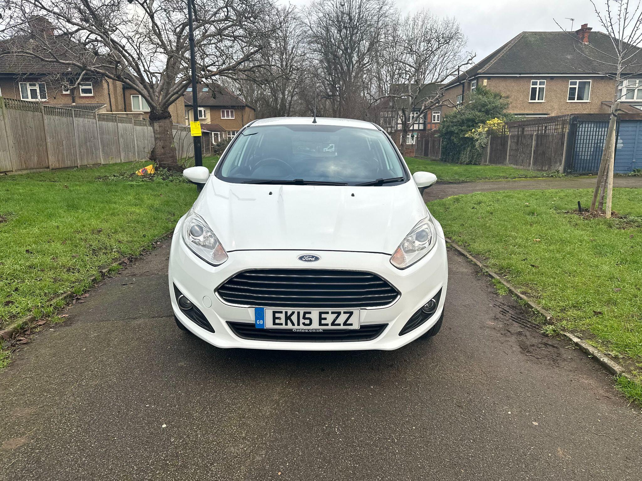 2015 Ford Fiesta image 9