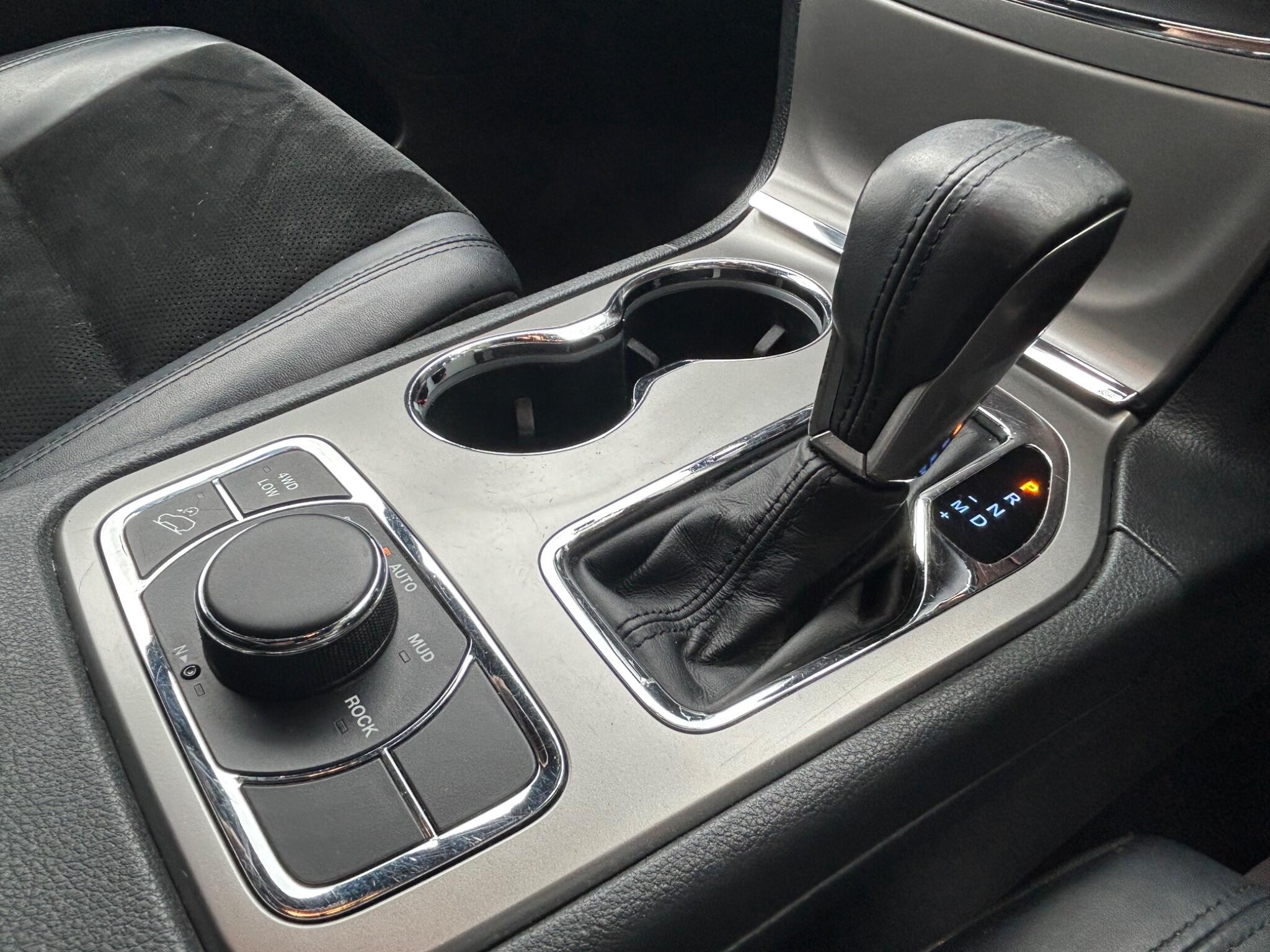 Jeep Grand Cherokee view 26