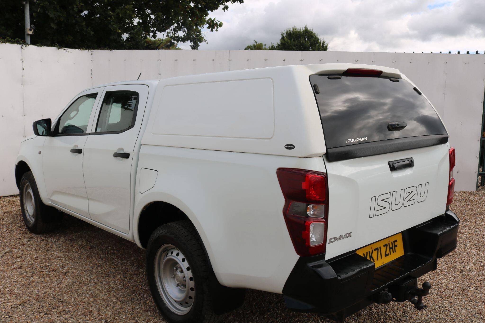 Isuzu D-Max view 8